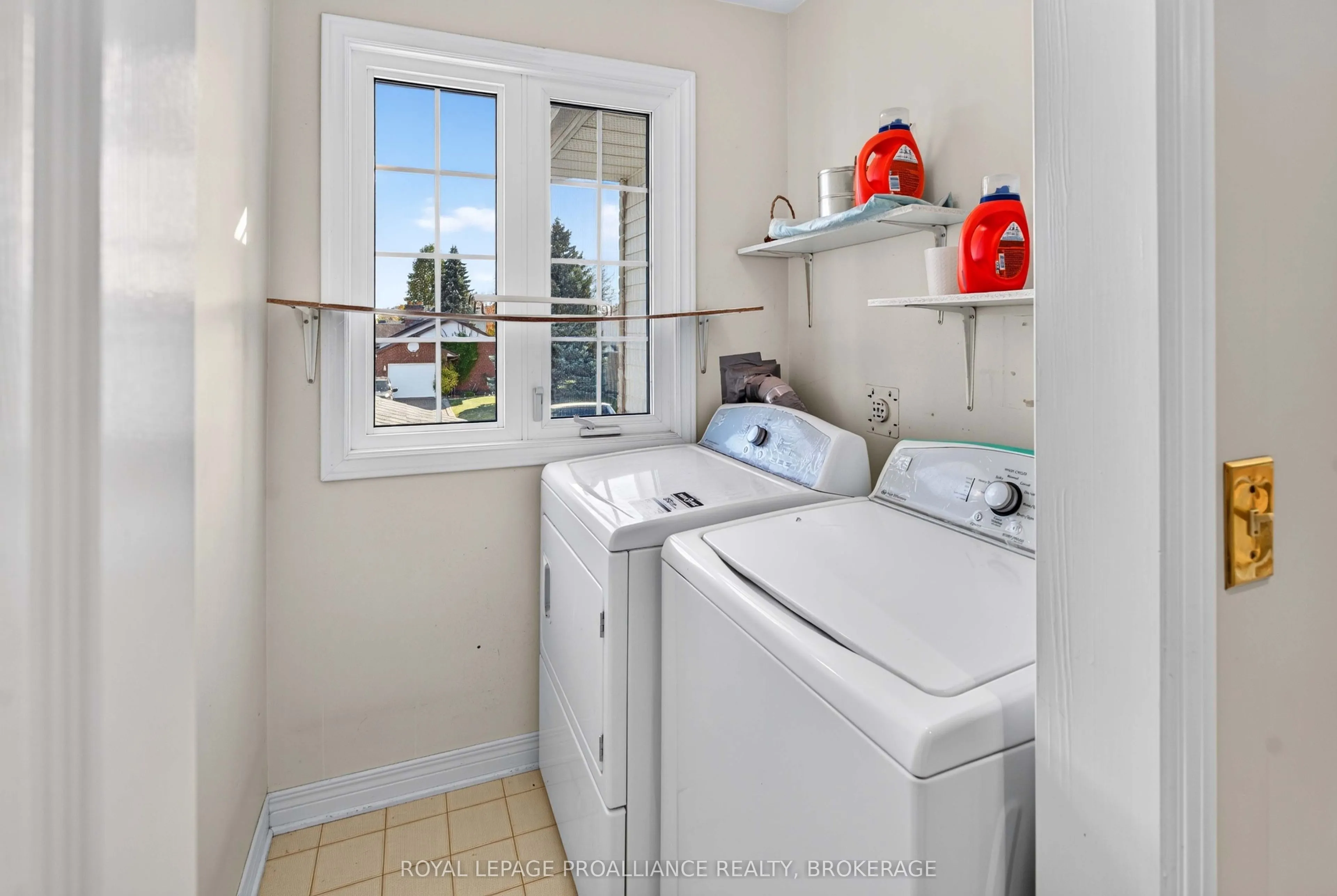 323 Sunrise Crescent