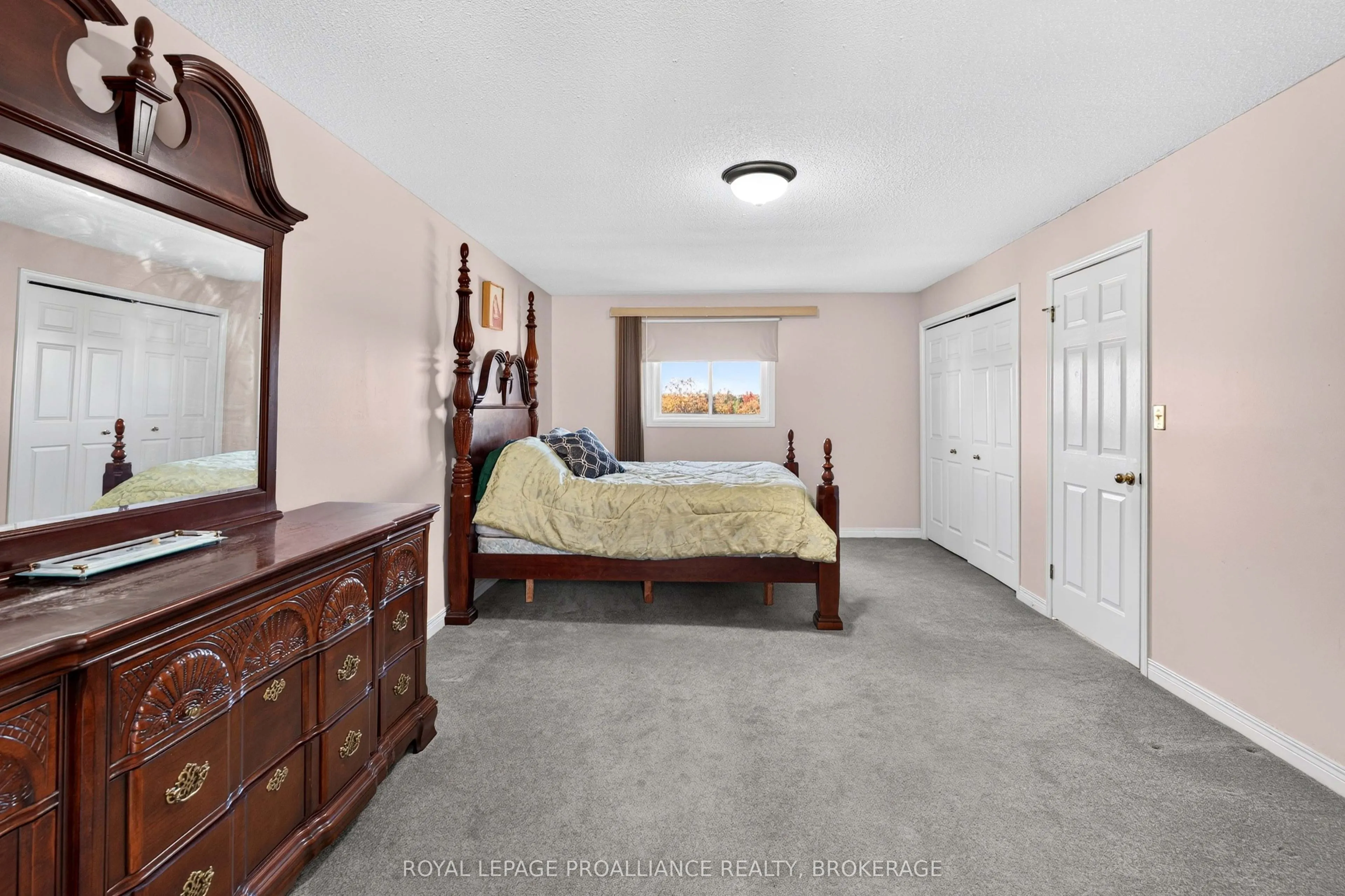 323 Sunrise Crescent