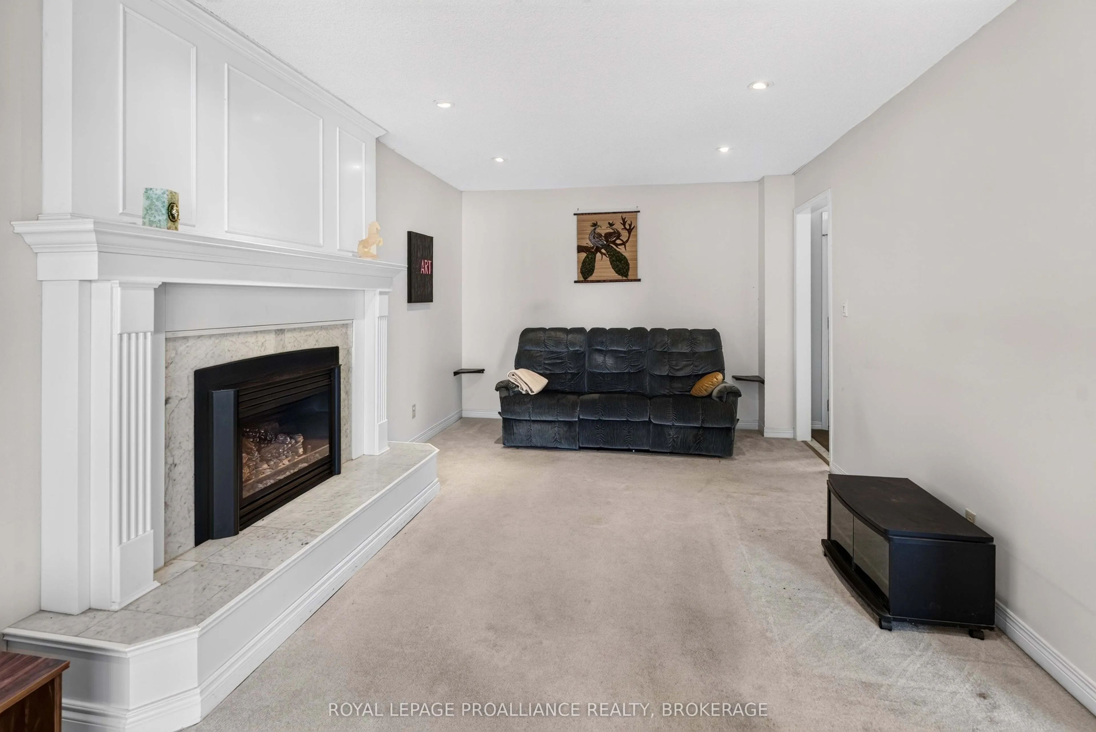 323 Sunrise Crescent