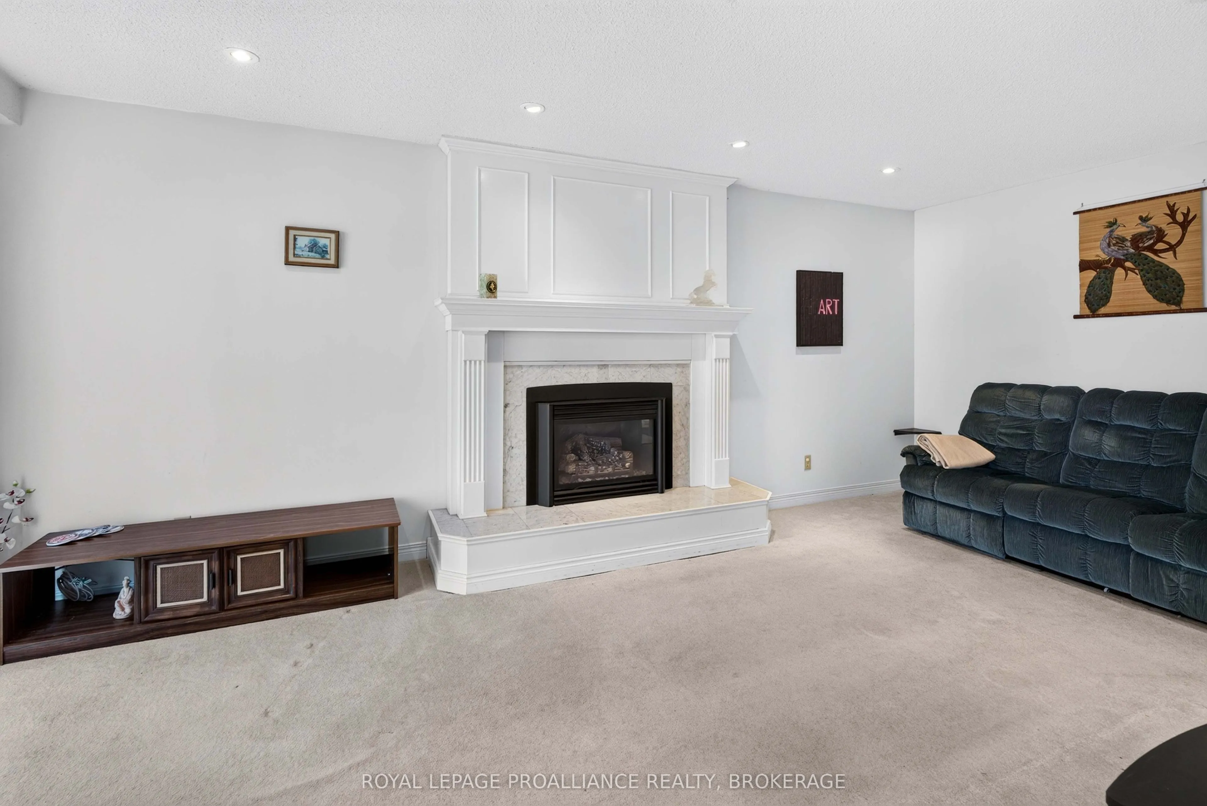 323 Sunrise Crescent