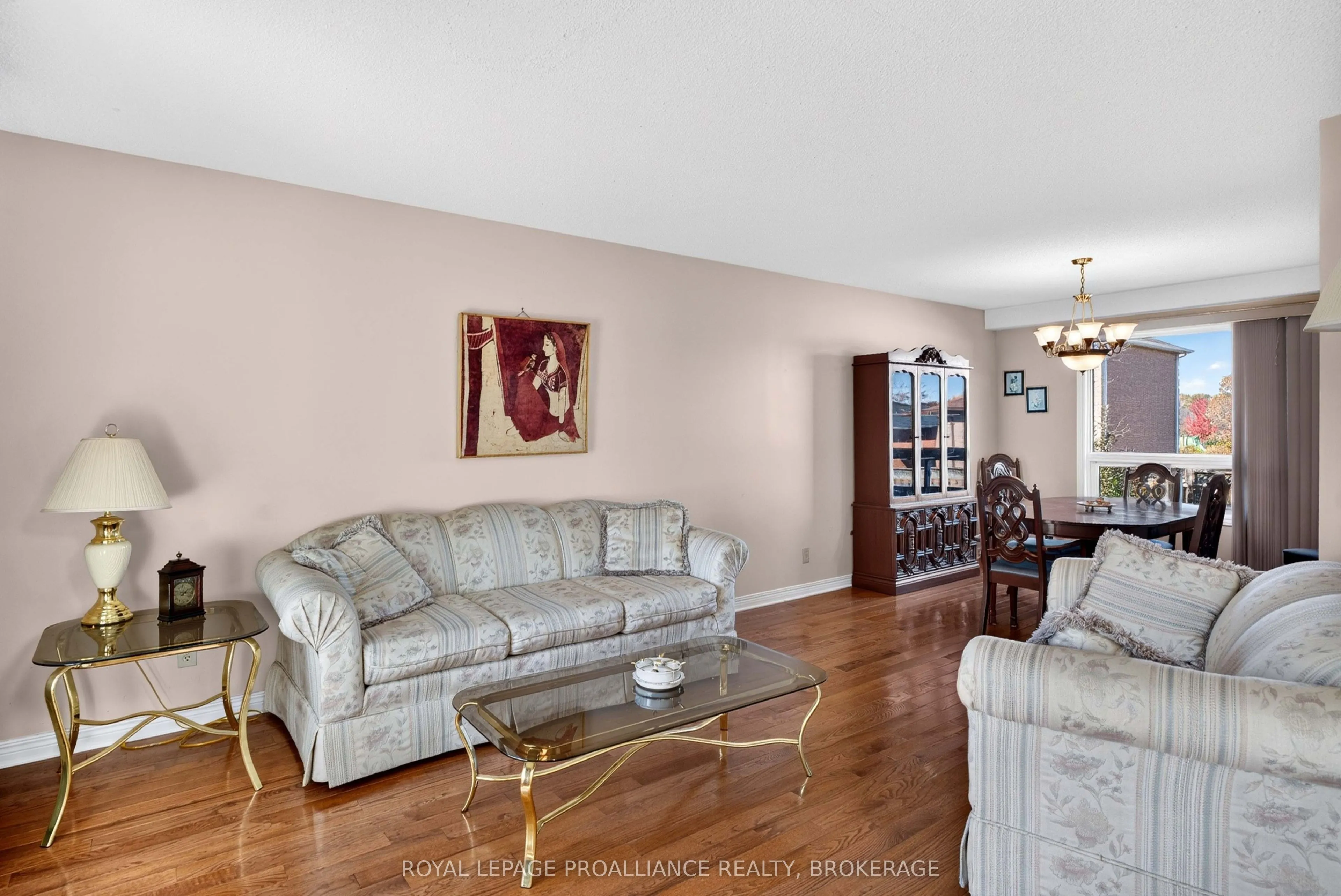 323 Sunrise Crescent