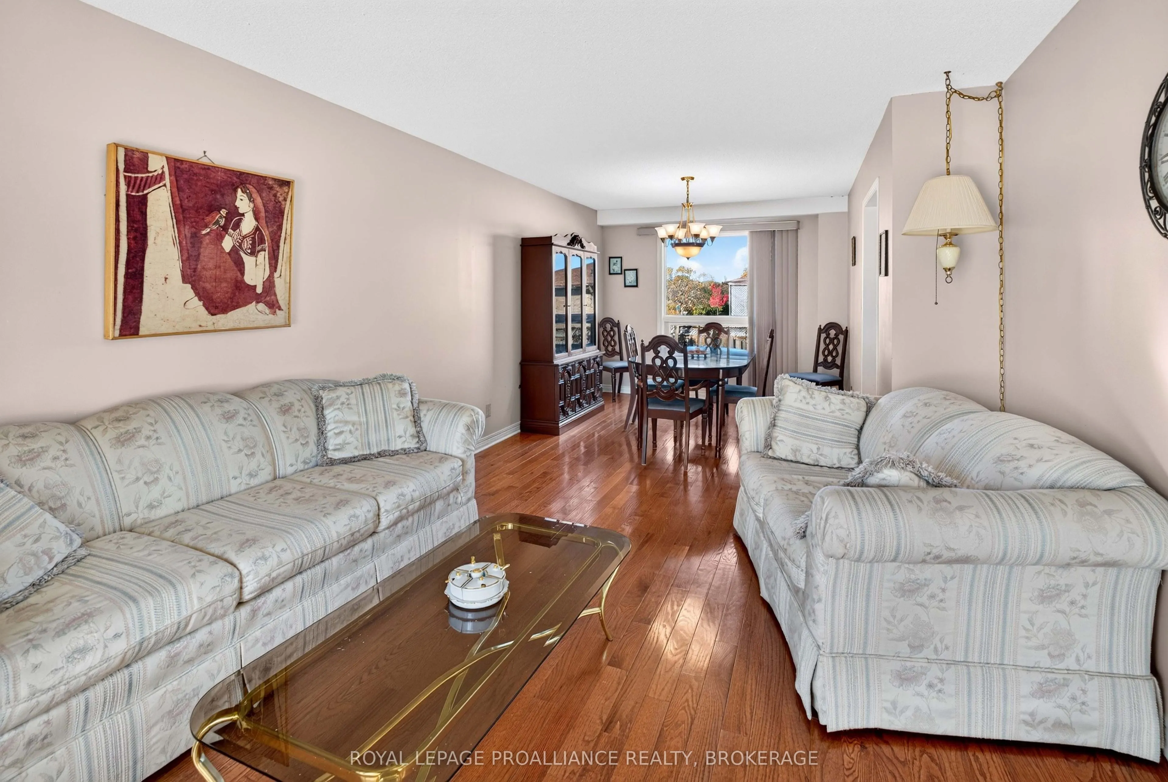 323 Sunrise Crescent