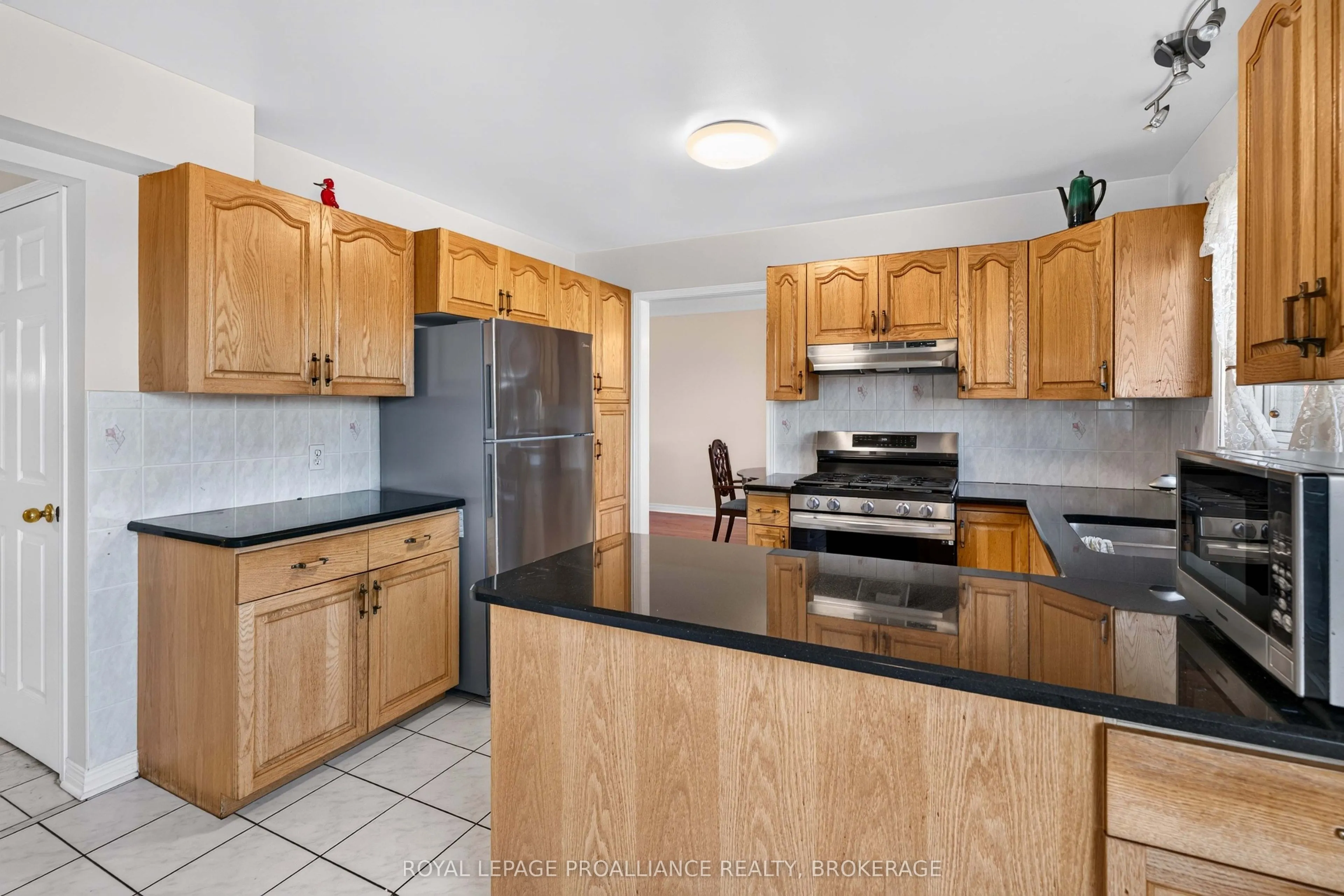 323 Sunrise Crescent