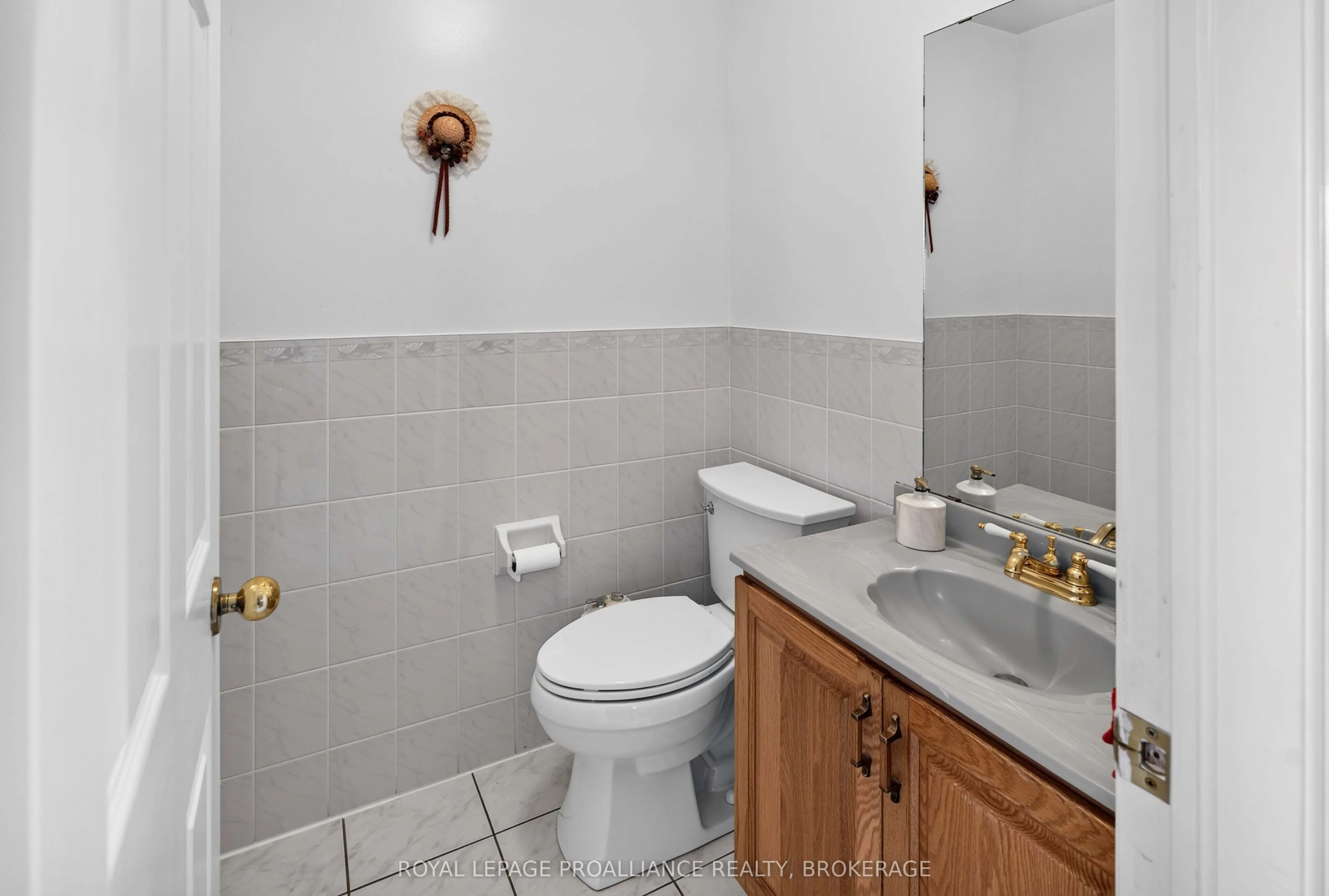 323 Sunrise Crescent