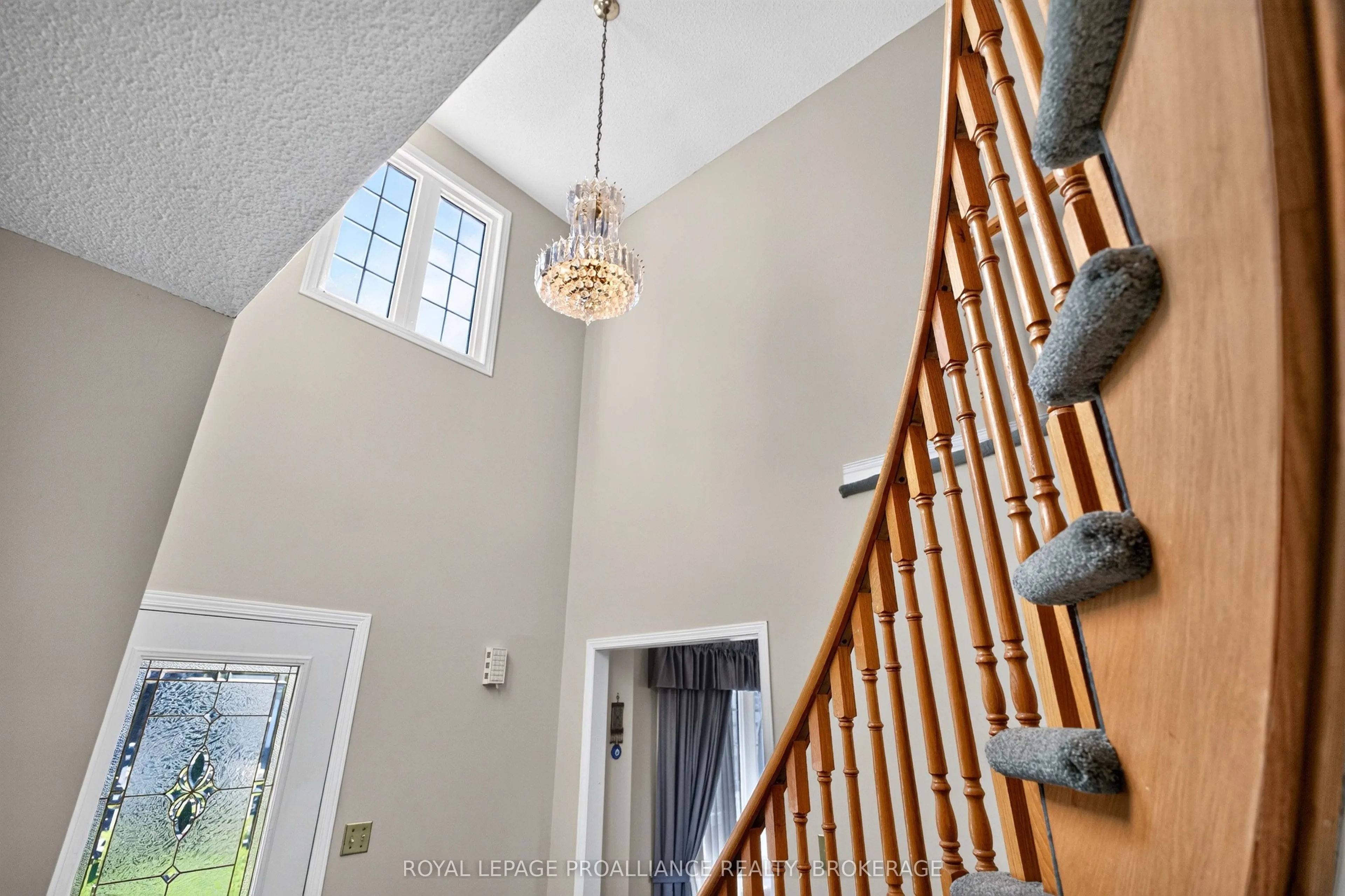 323 Sunrise Crescent