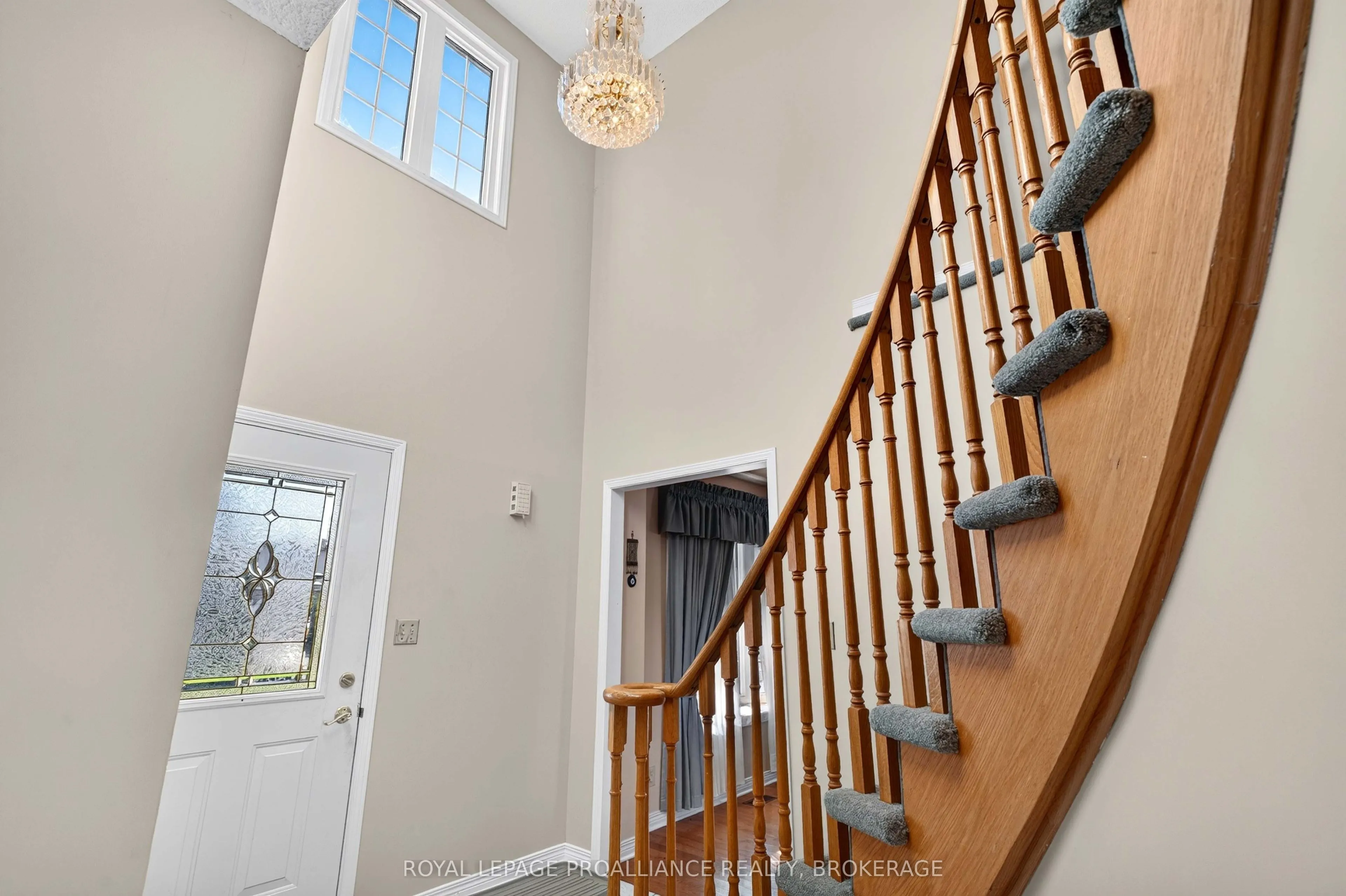 323 Sunrise Crescent