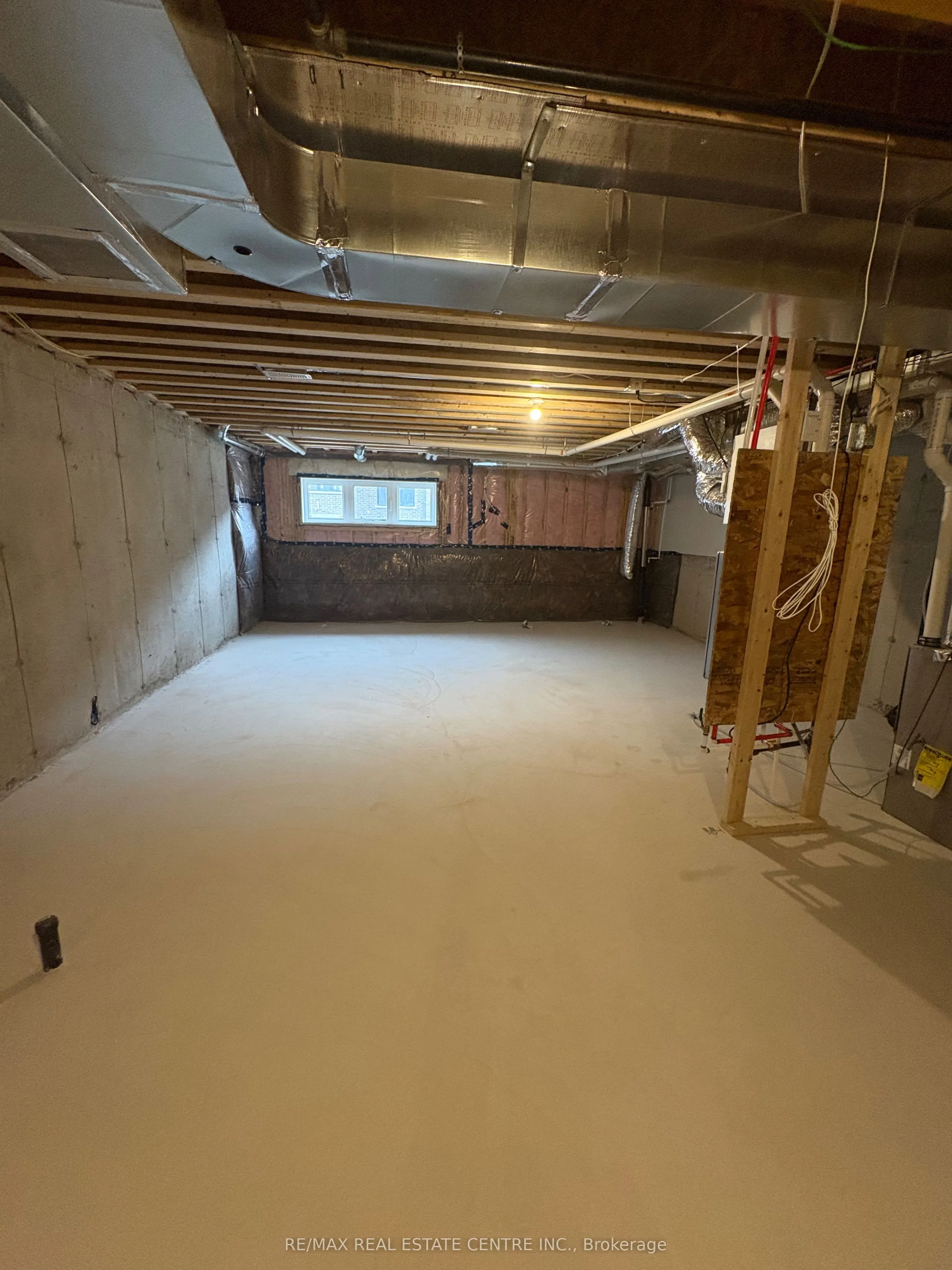 1911 UPPER THAMES Drive