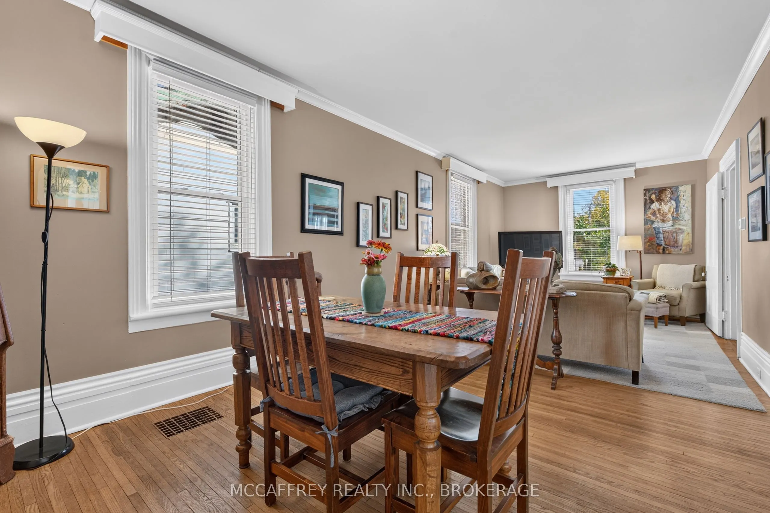 15 Graham Street E