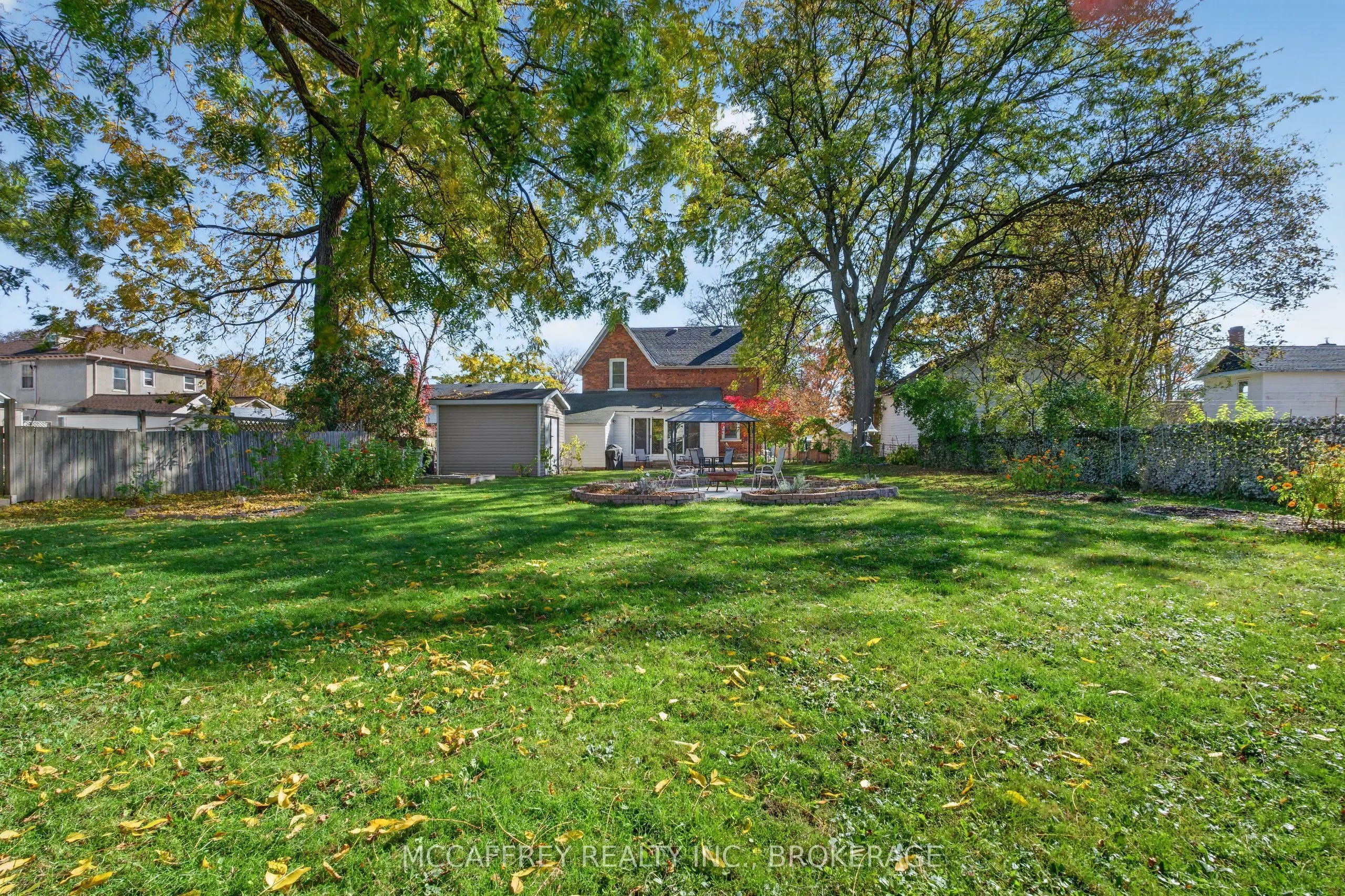 15 Graham Street E