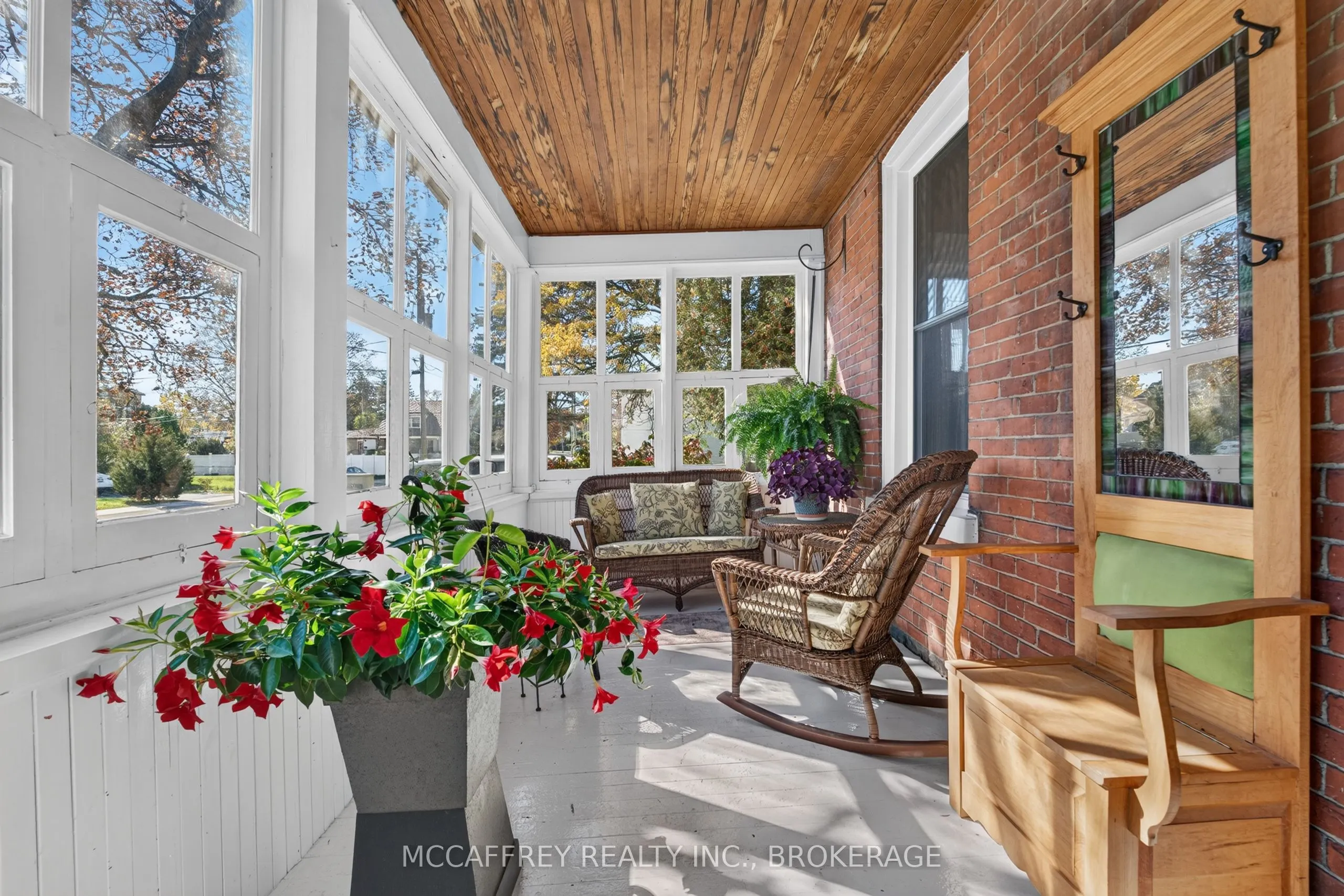 15 Graham Street E