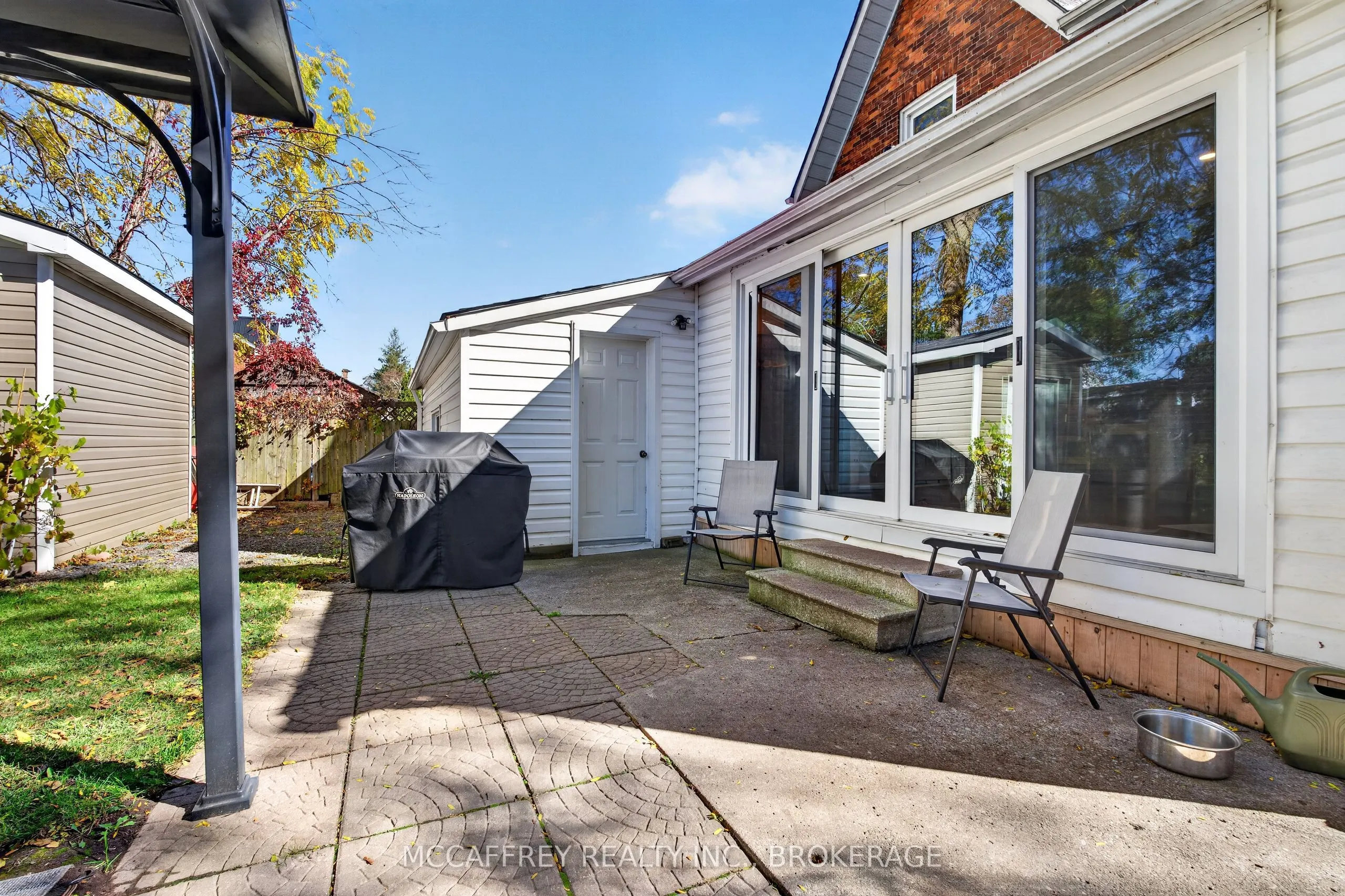 15 Graham Street E