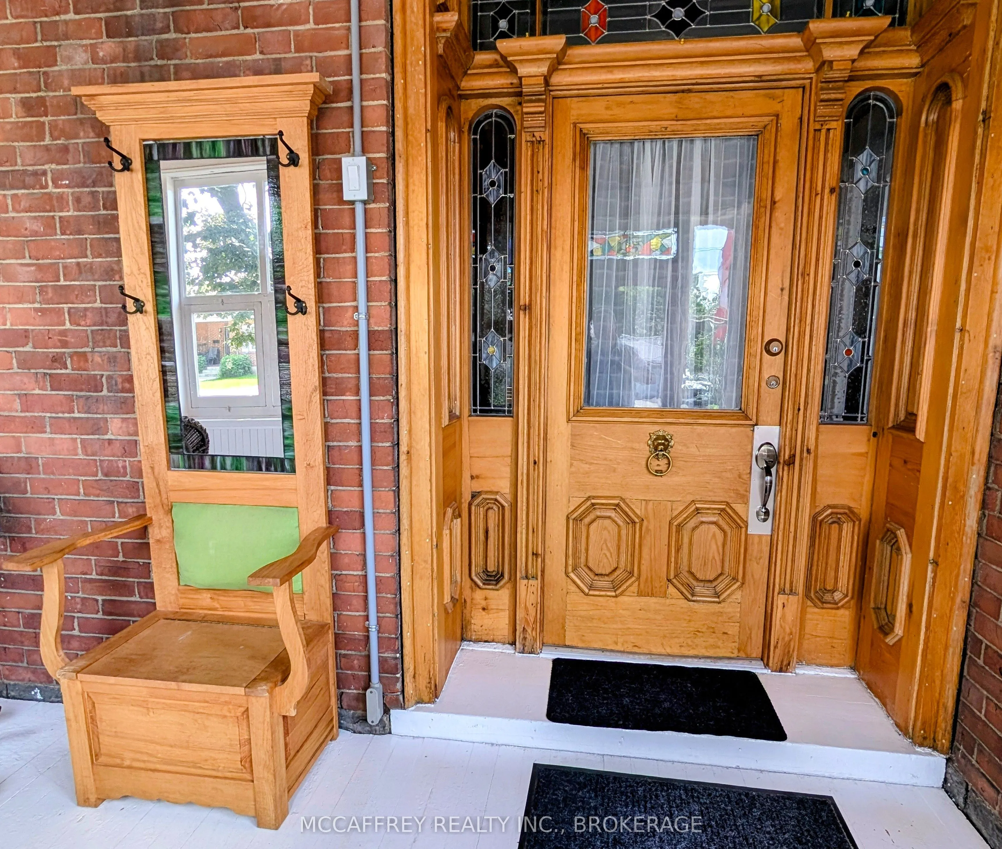 15 Graham Street E
