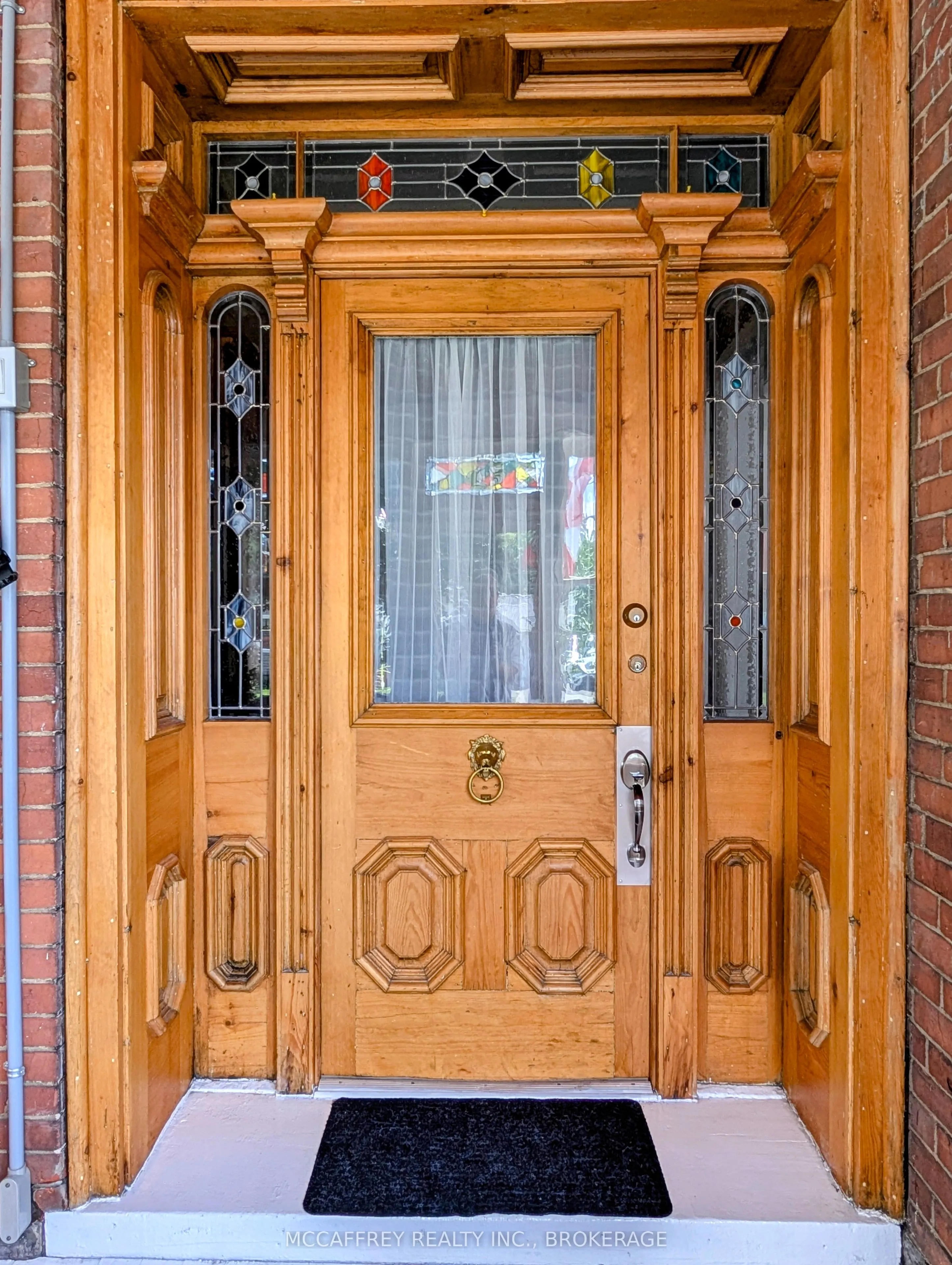 15 Graham Street E
