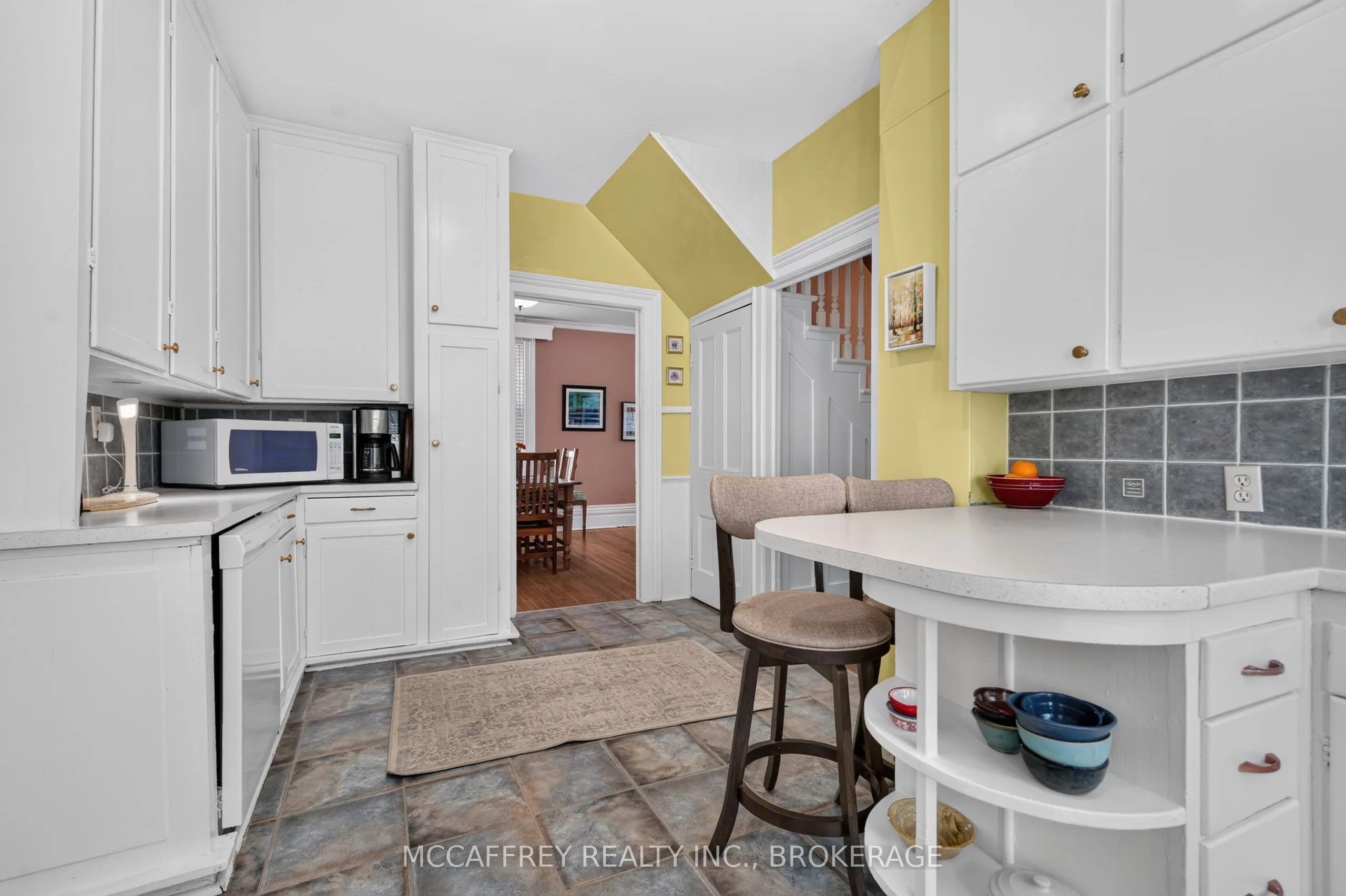 15 Graham Street E