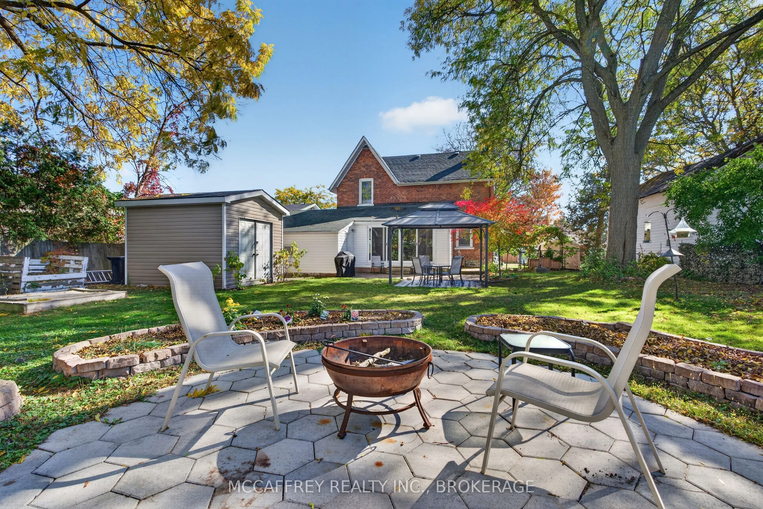 15 Graham Street E