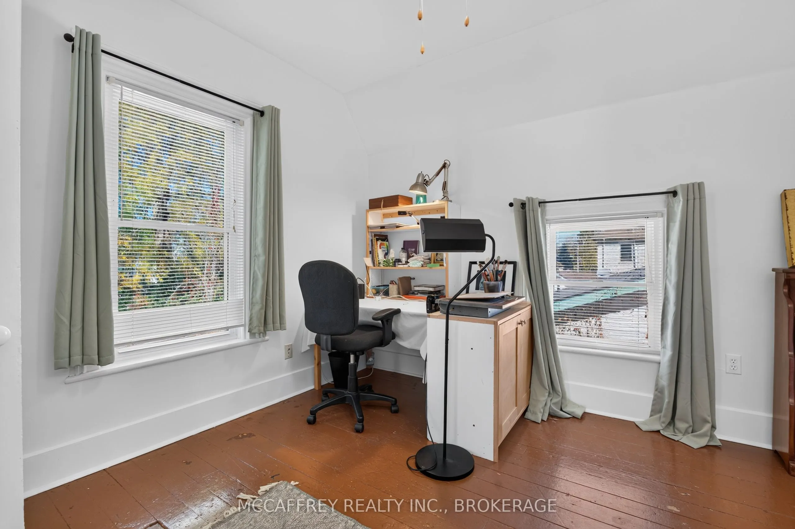 15 Graham Street E