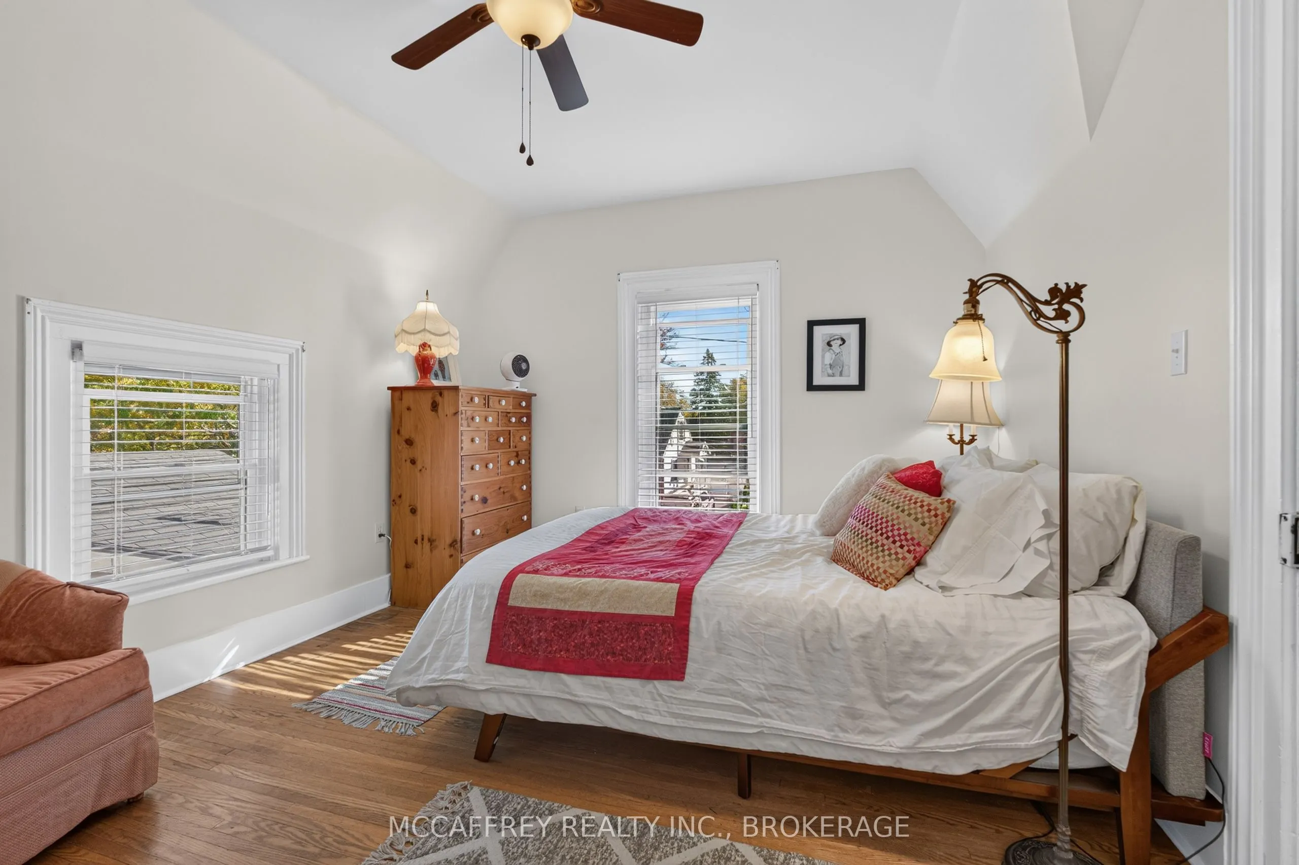 15 Graham Street E