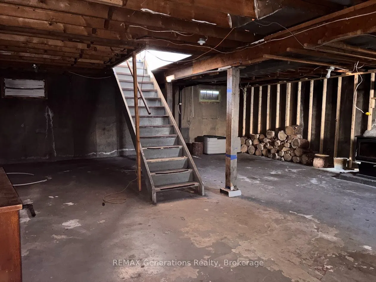 10 Adjala Avenue