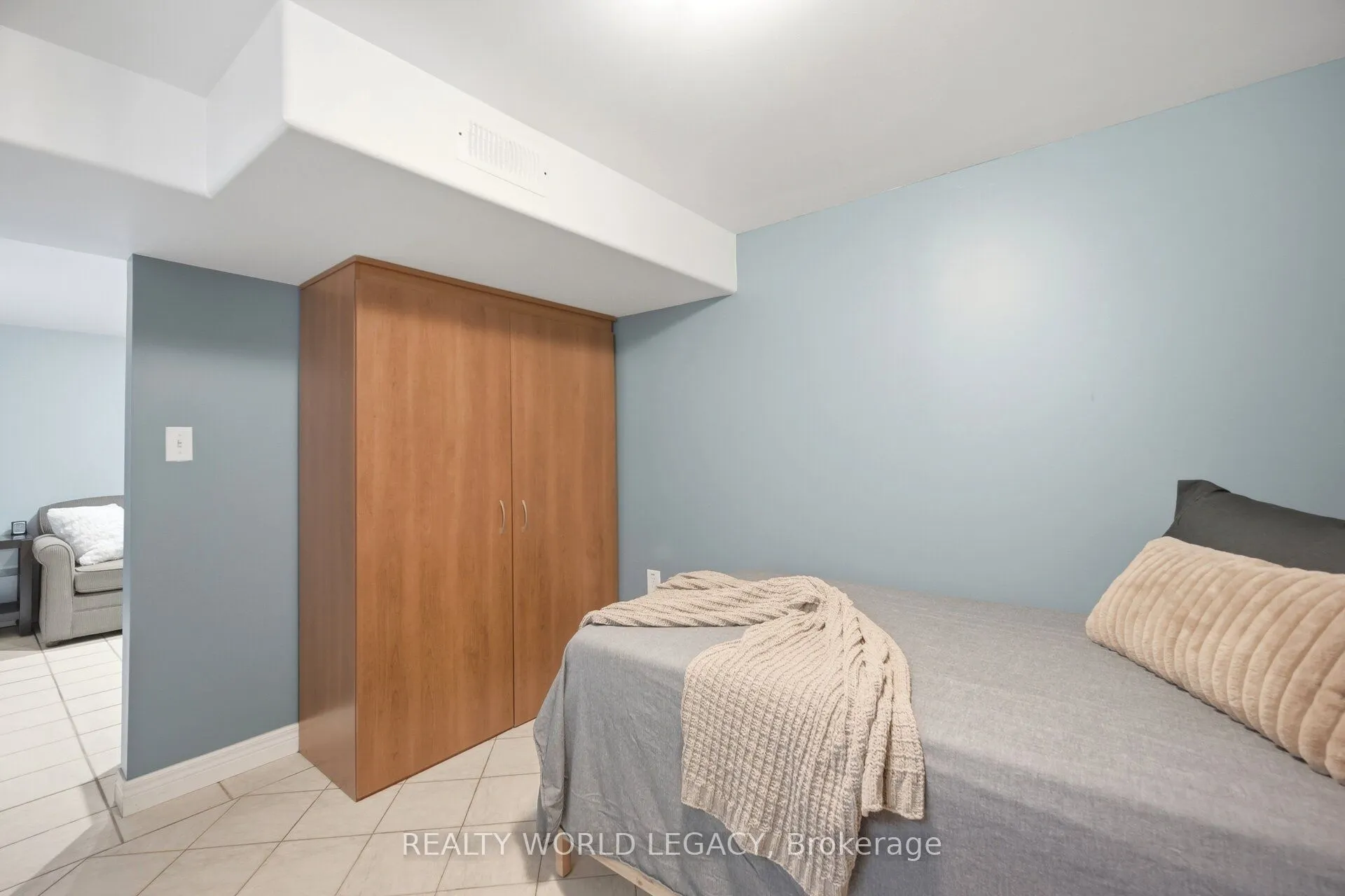 94 Clarendon Avenue