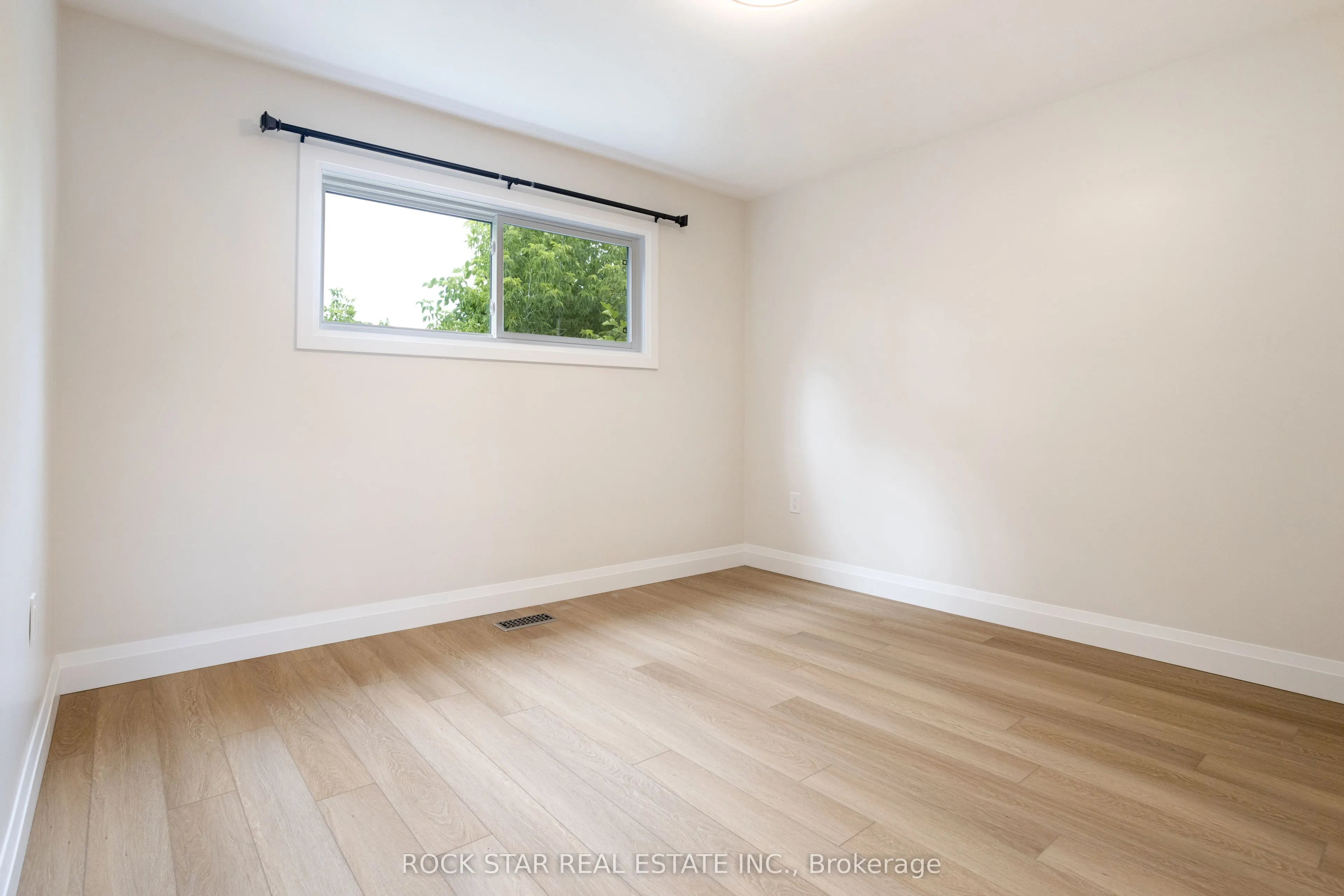 121 Toby Crescent #Main