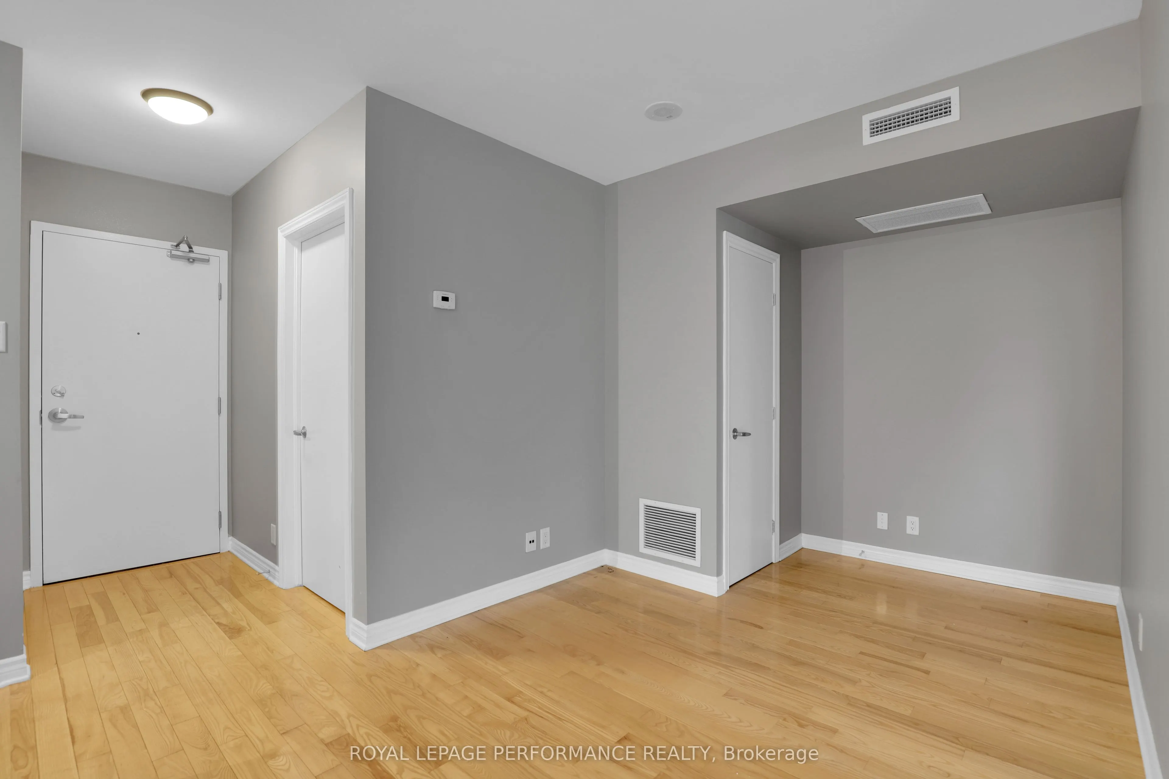 445 Laurier Avenue W #1402