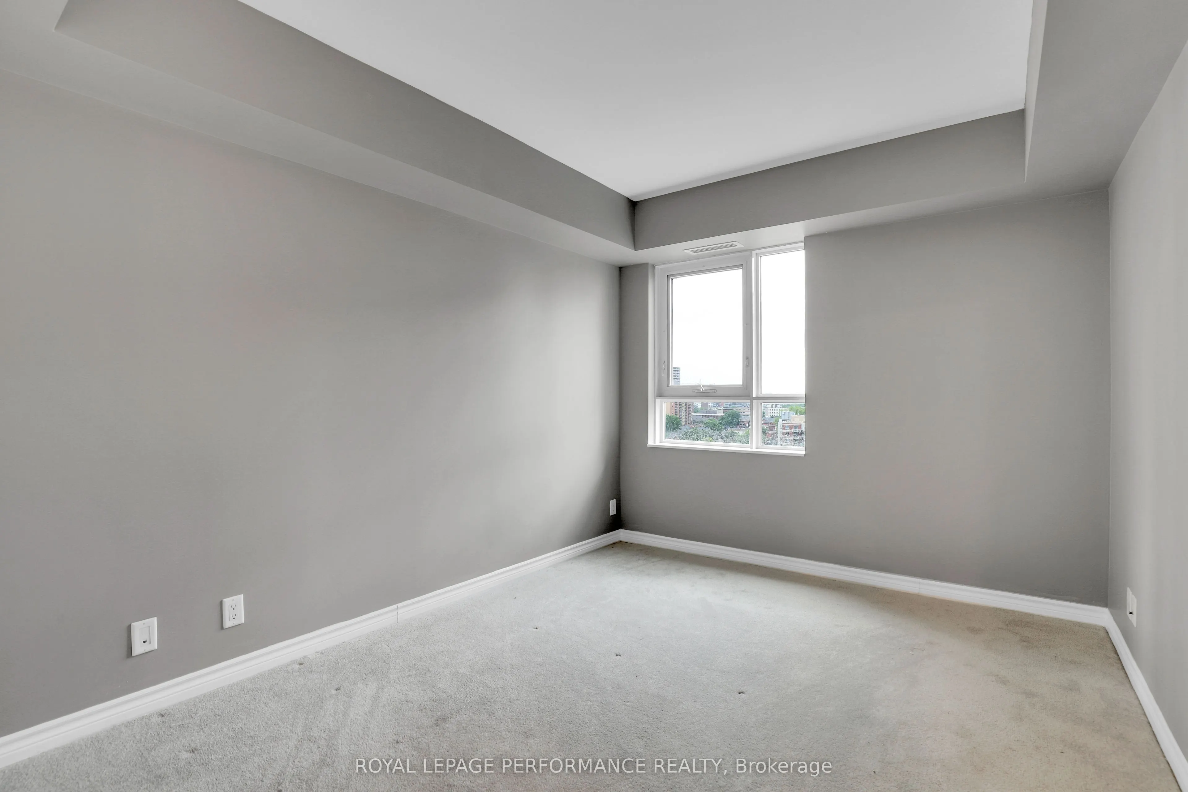 445 Laurier Avenue W #1402