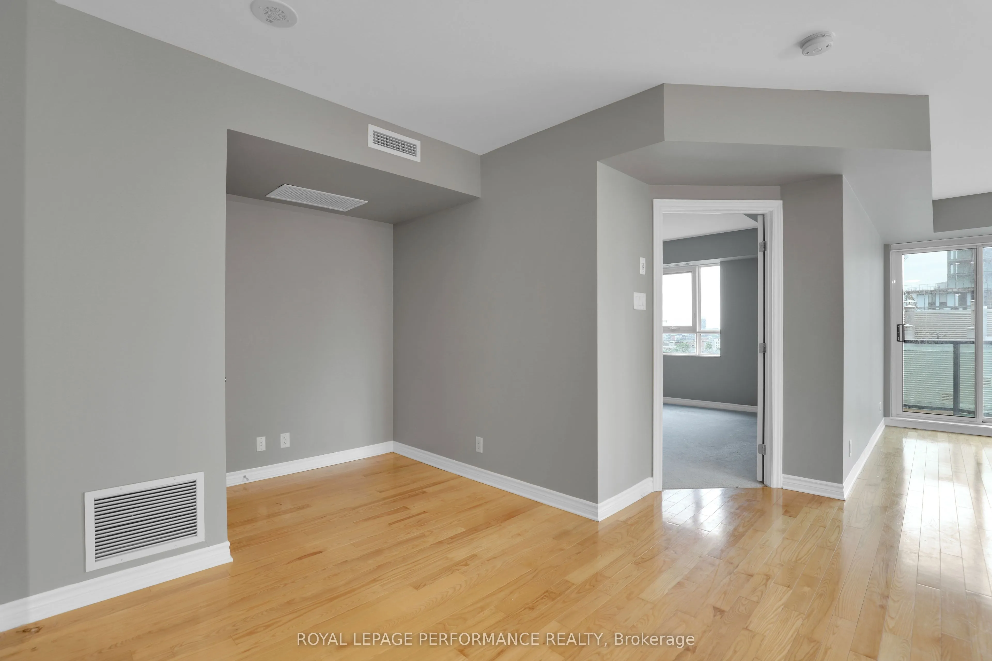 445 Laurier Avenue W #1402