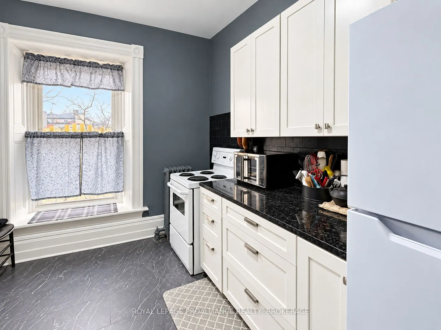 33 King Street W #3