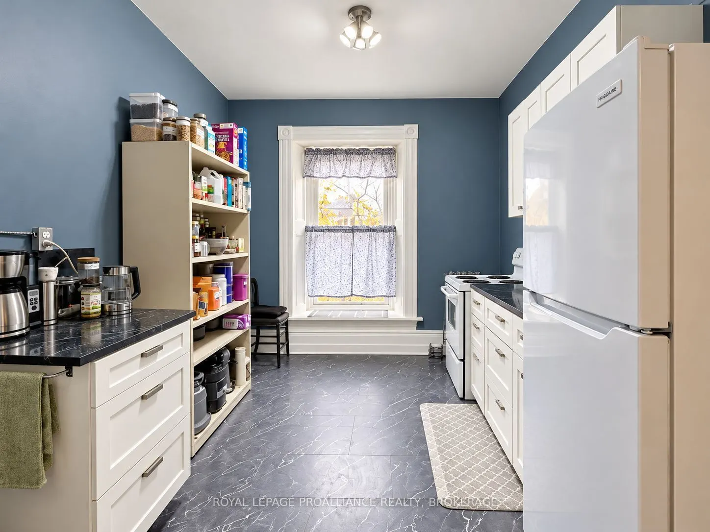 33 King Street W #3