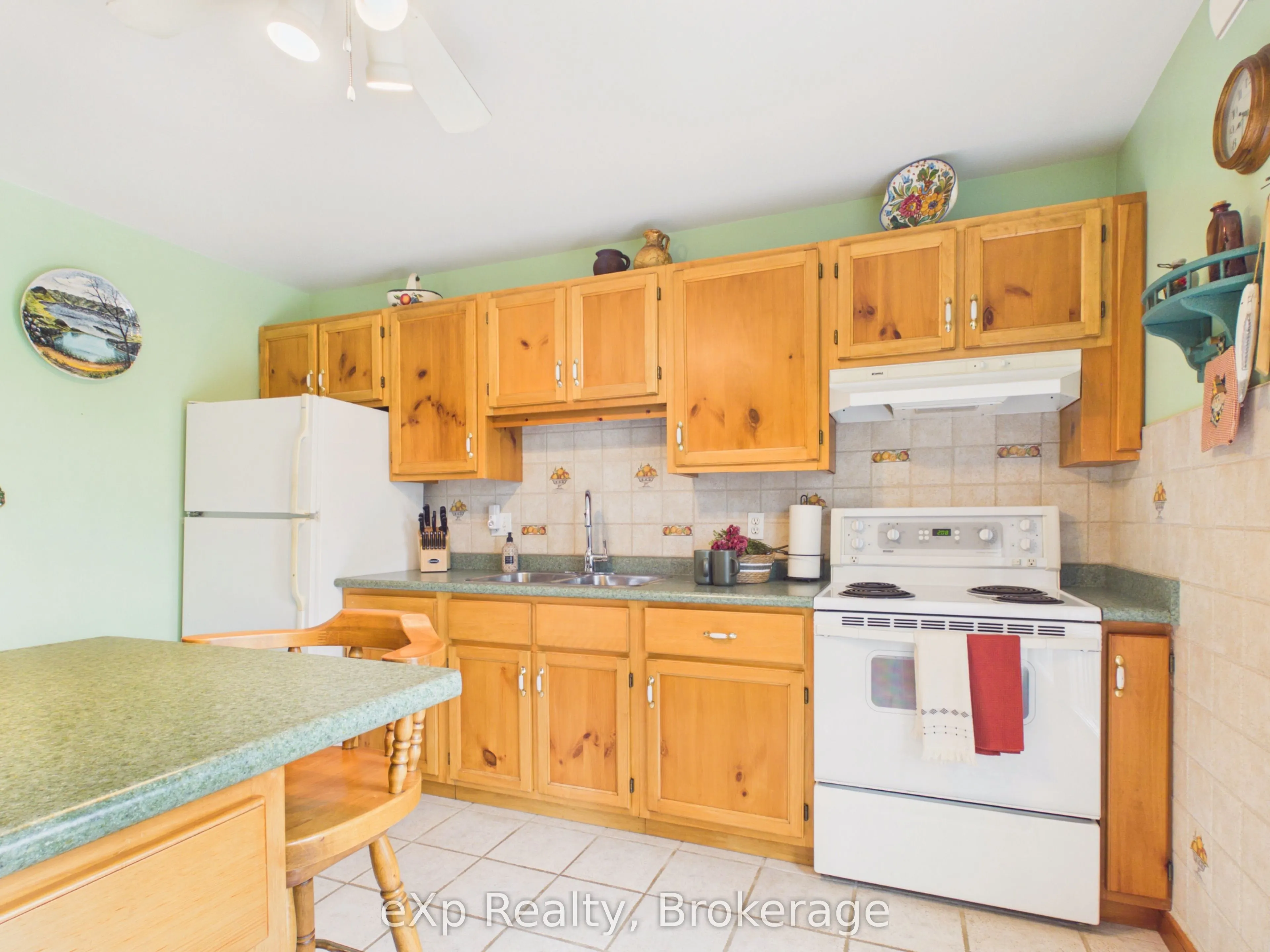 401771 grey road 4 Road