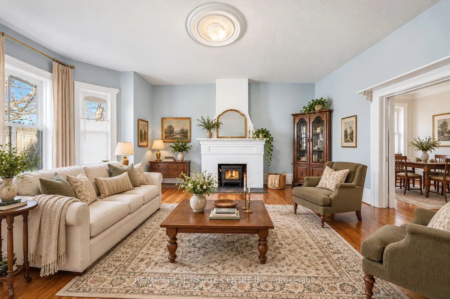 301 Main Street W