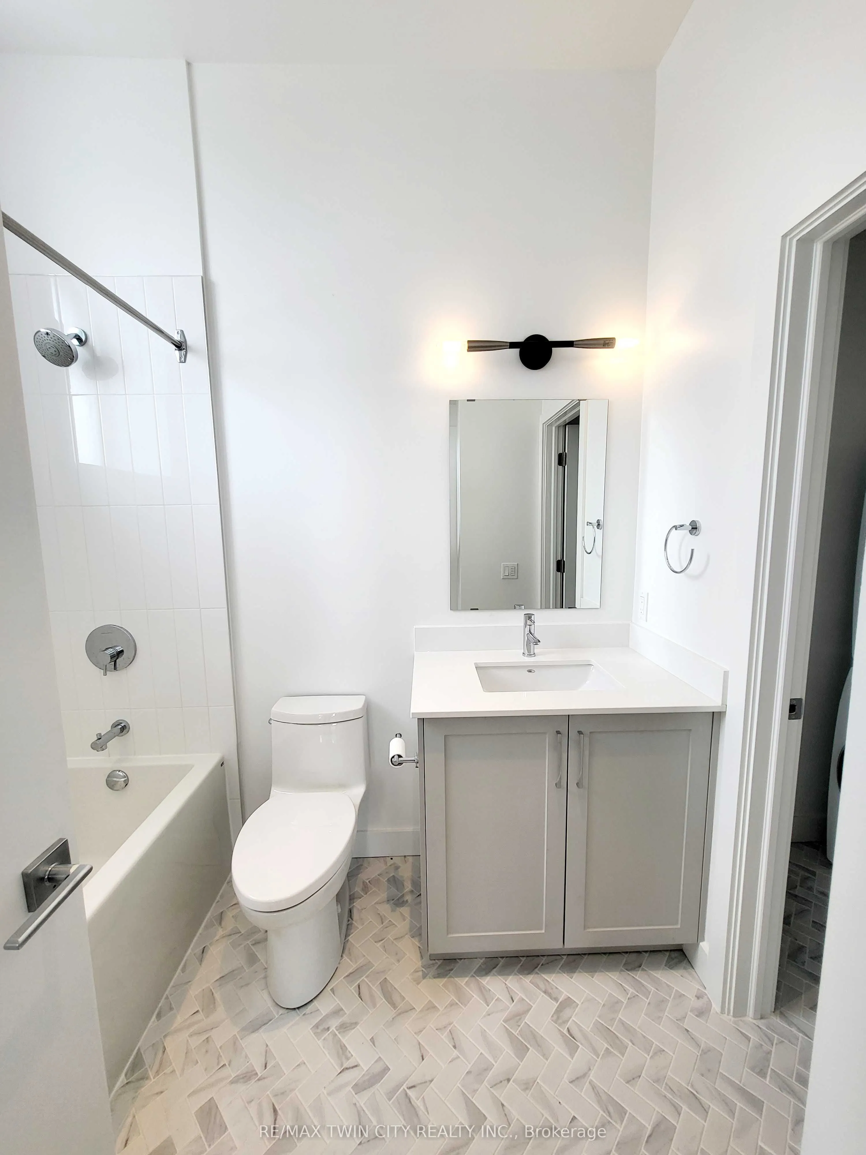 75 Huron Street #205