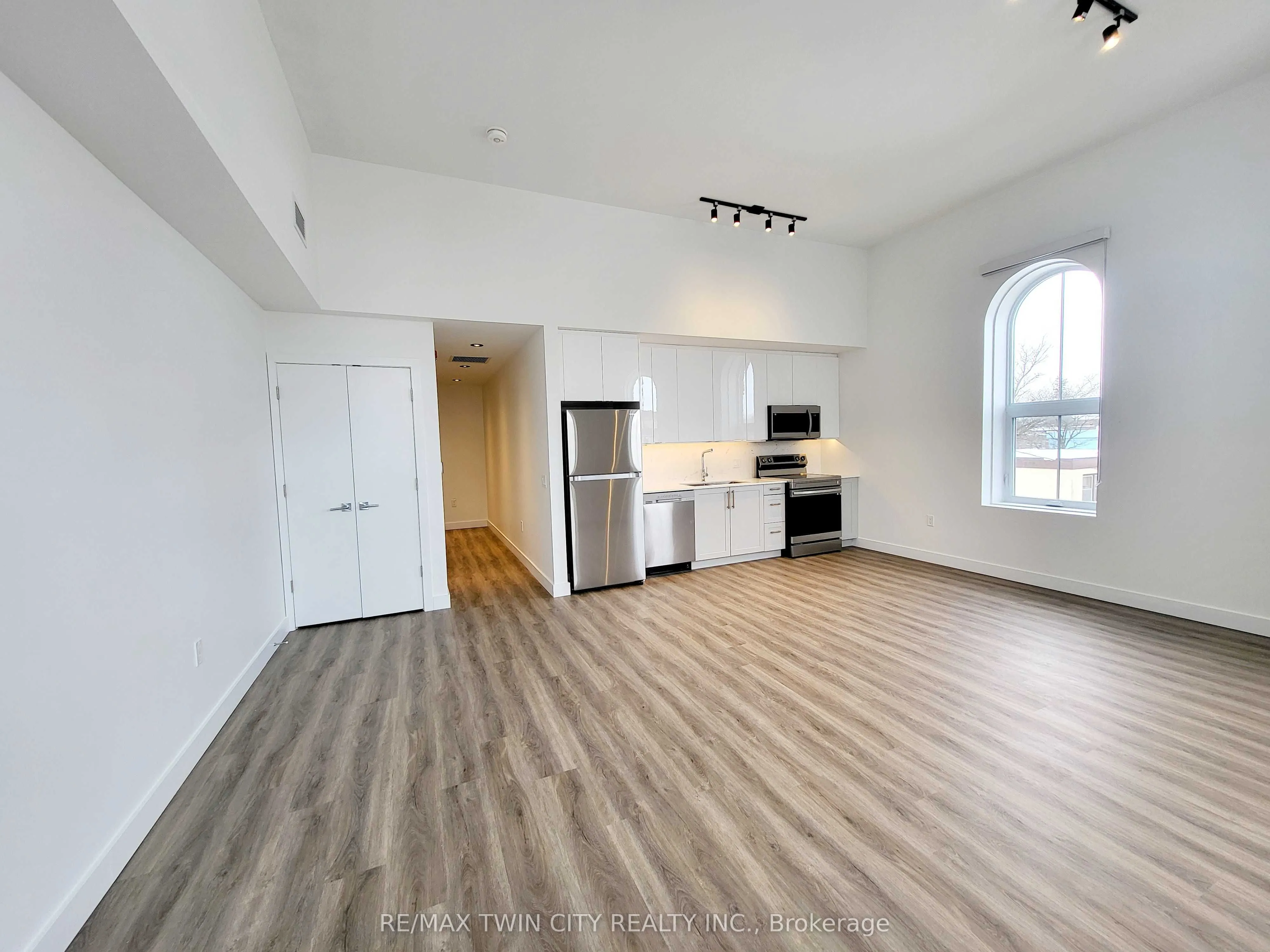 75 Huron Street #205