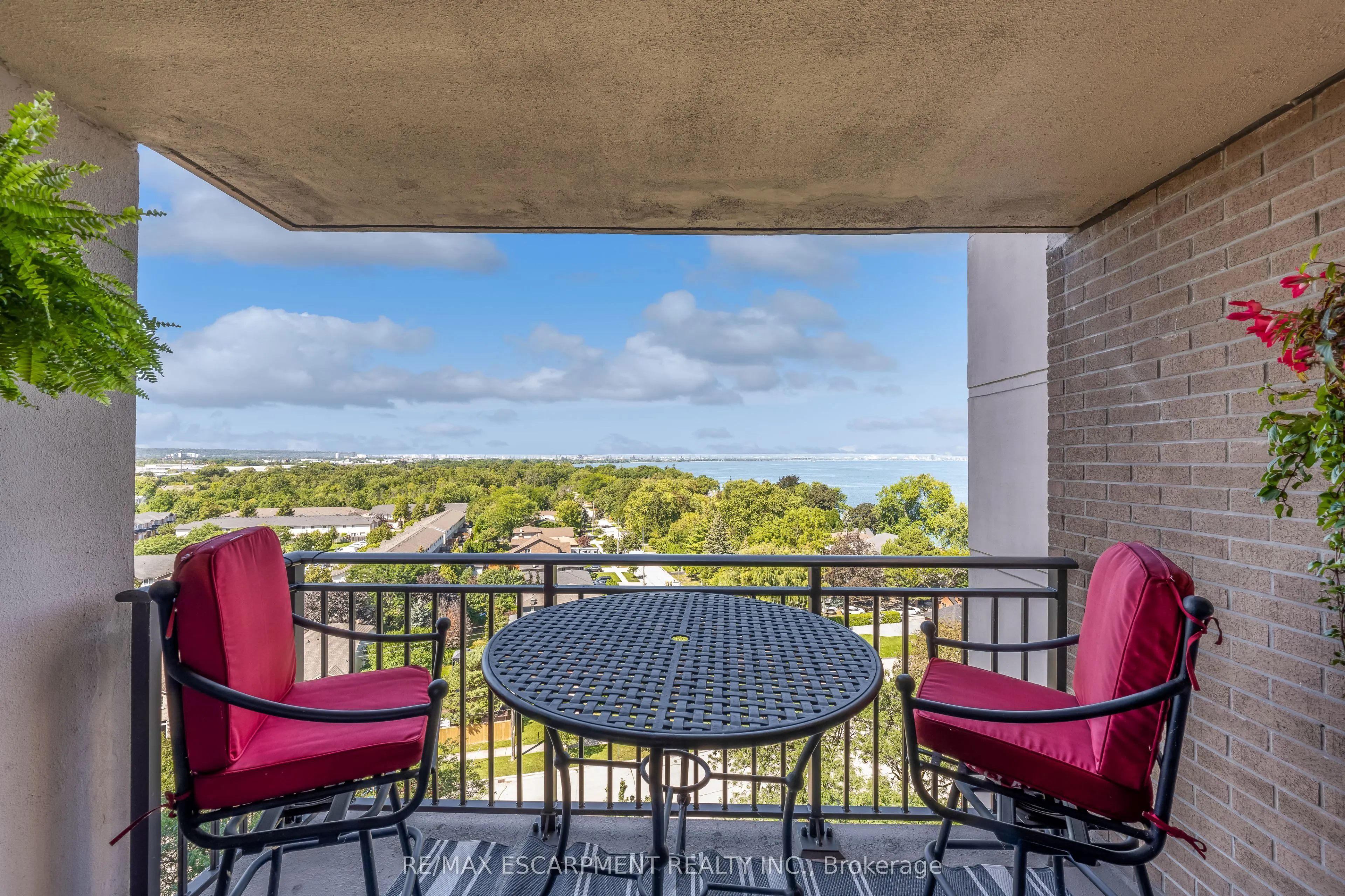 500 Green Road #1118