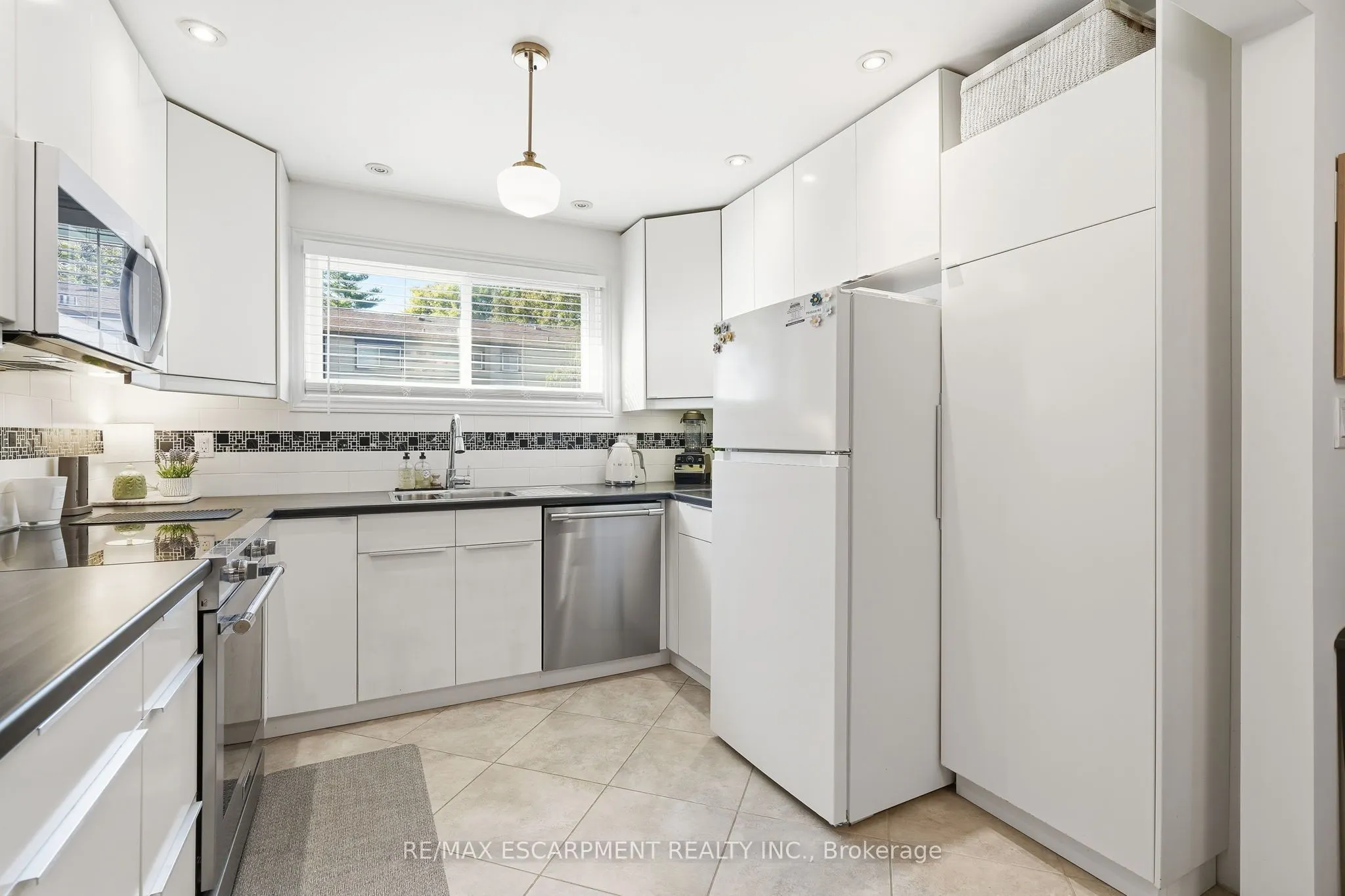 1550 Garth Street #17