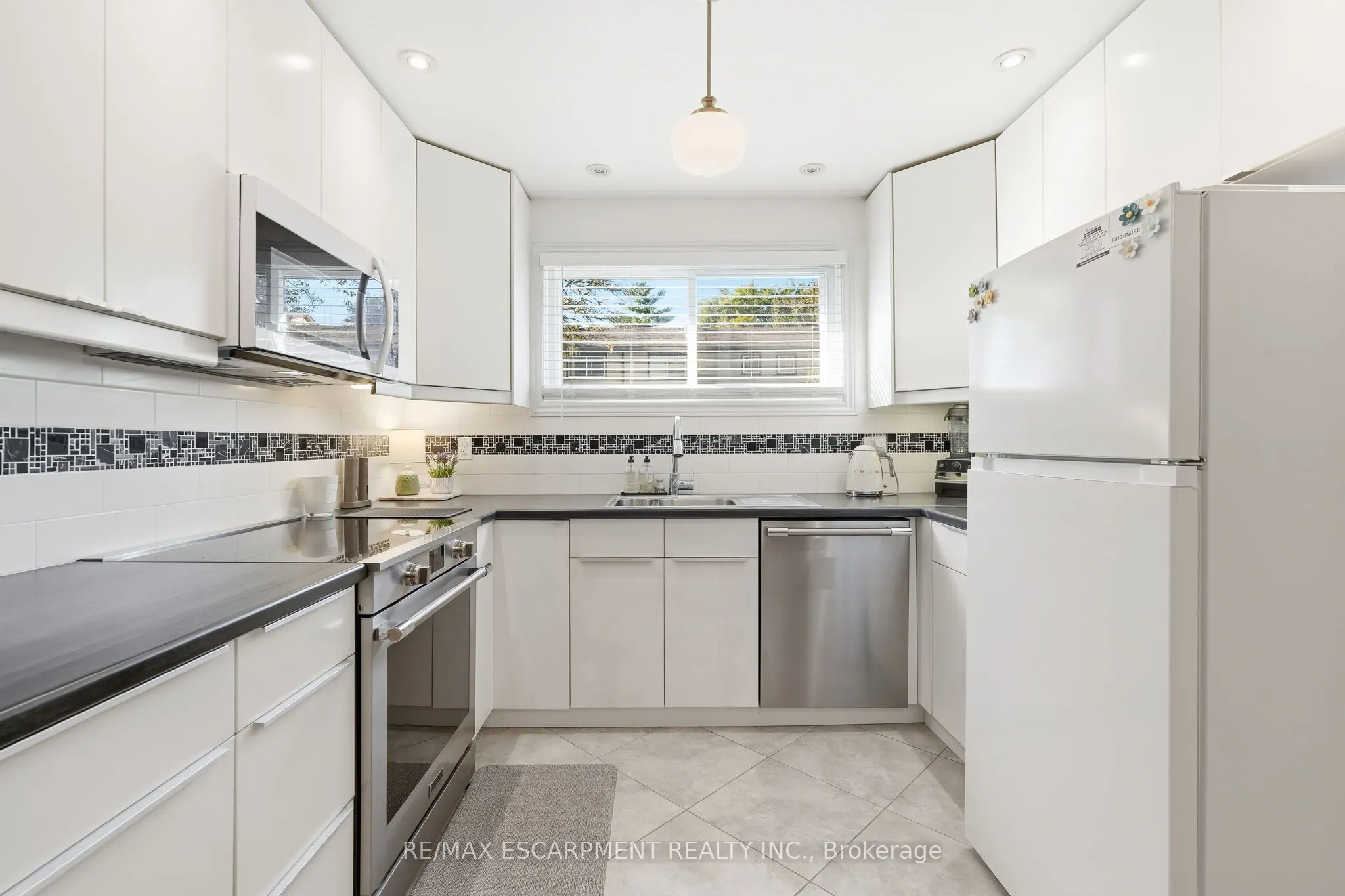1550 Garth Street #17