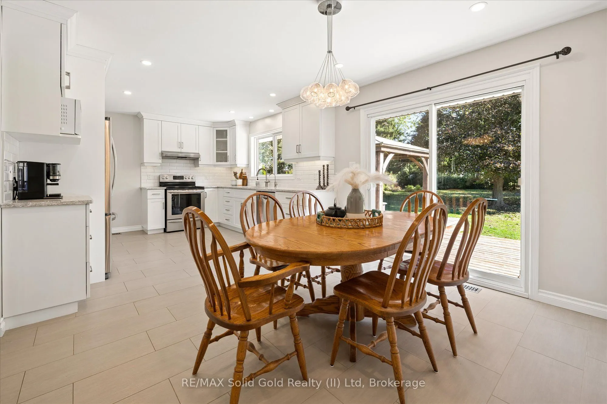 18 Evelyn Crescent