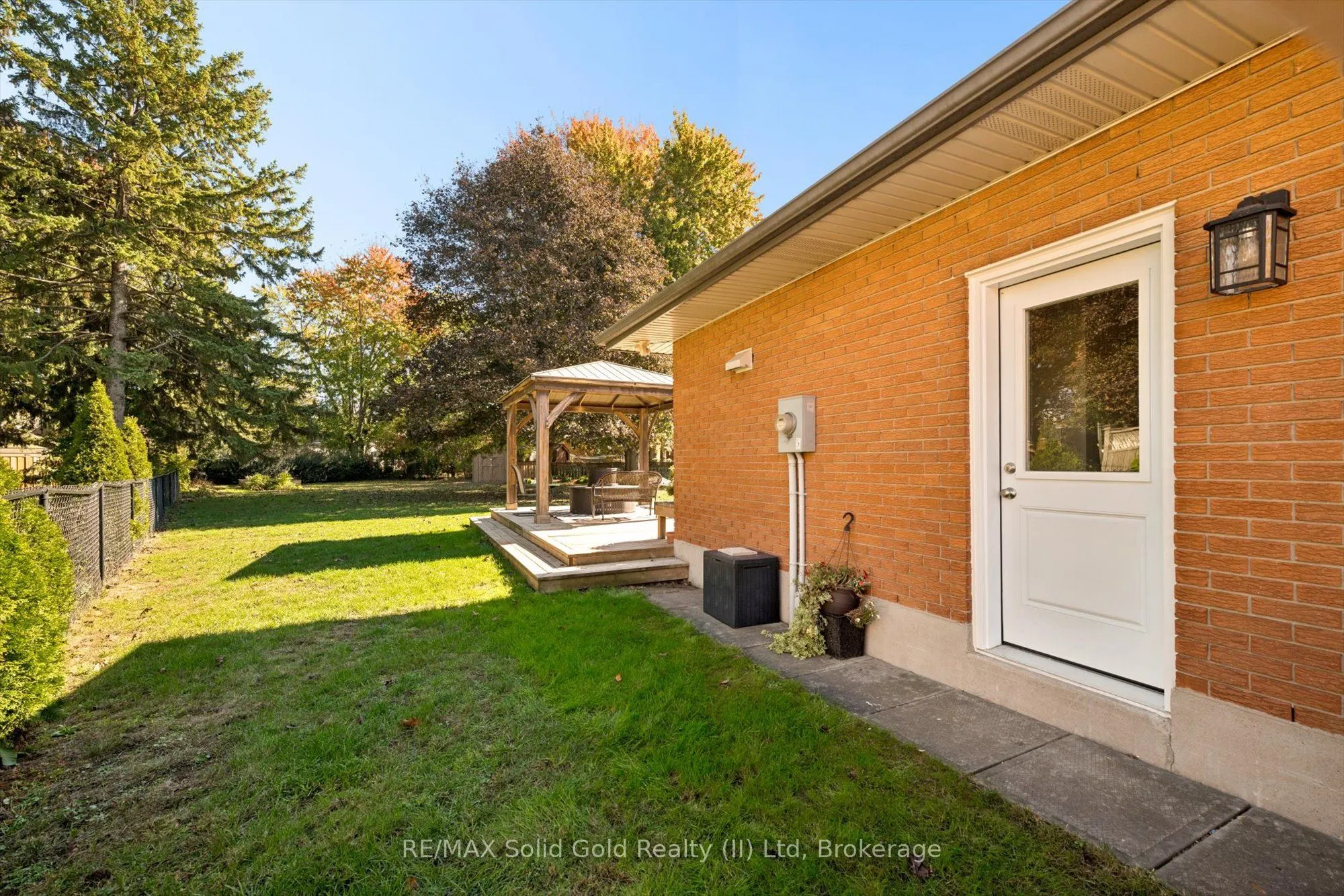 18 Evelyn Crescent