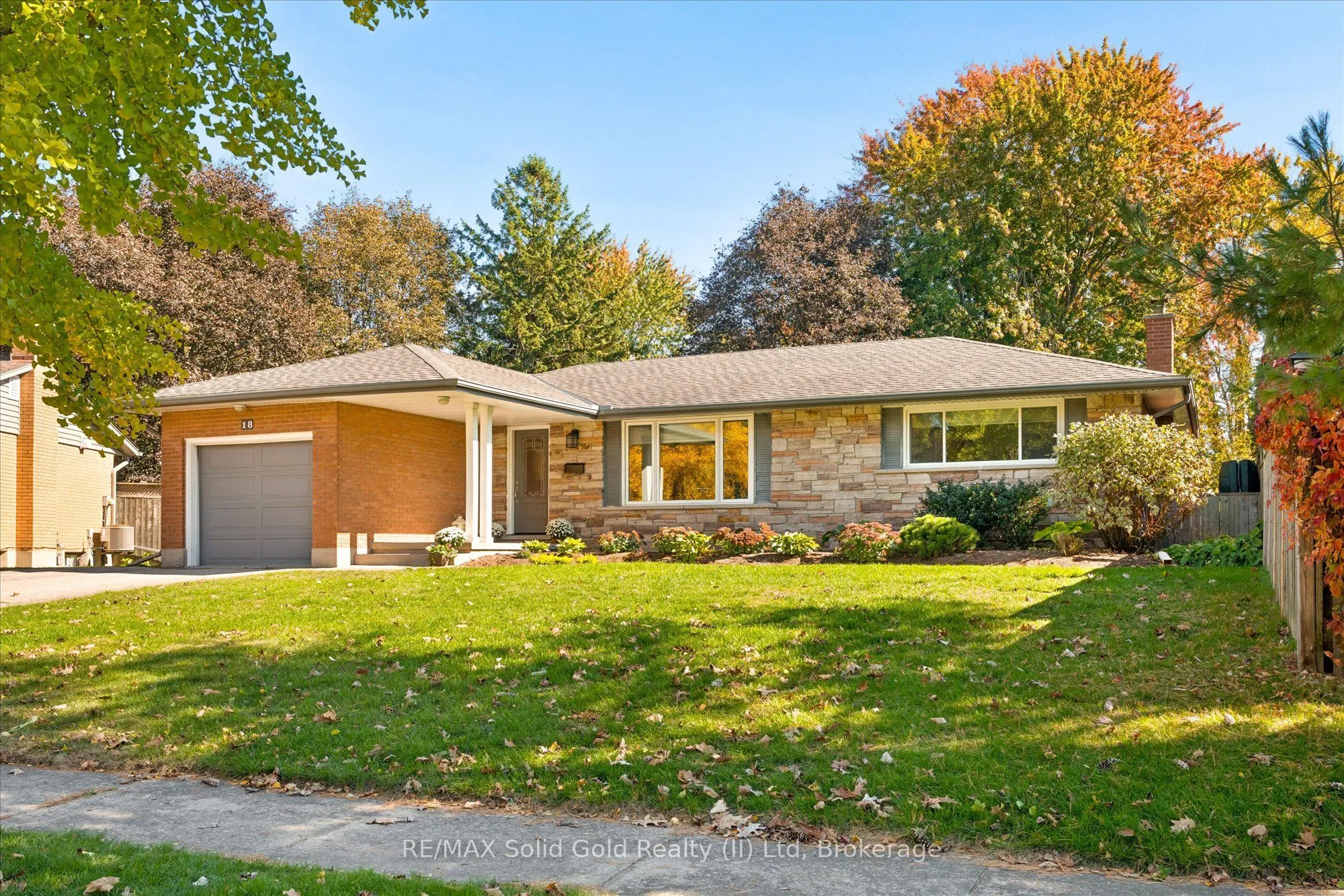 18 Evelyn Crescent