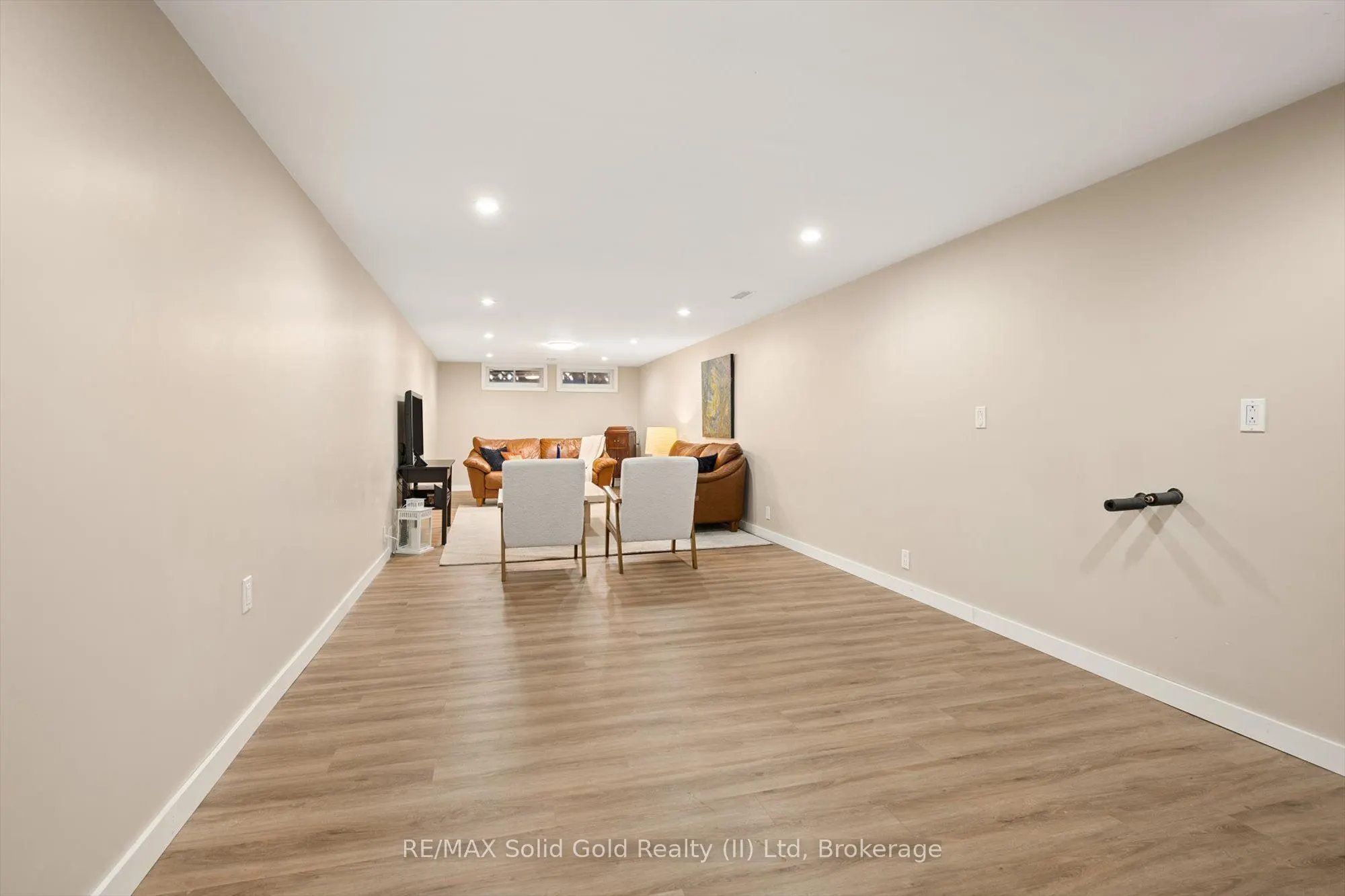 18 Evelyn Crescent