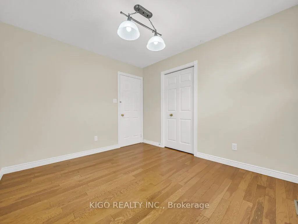 16 GLENNIE Court