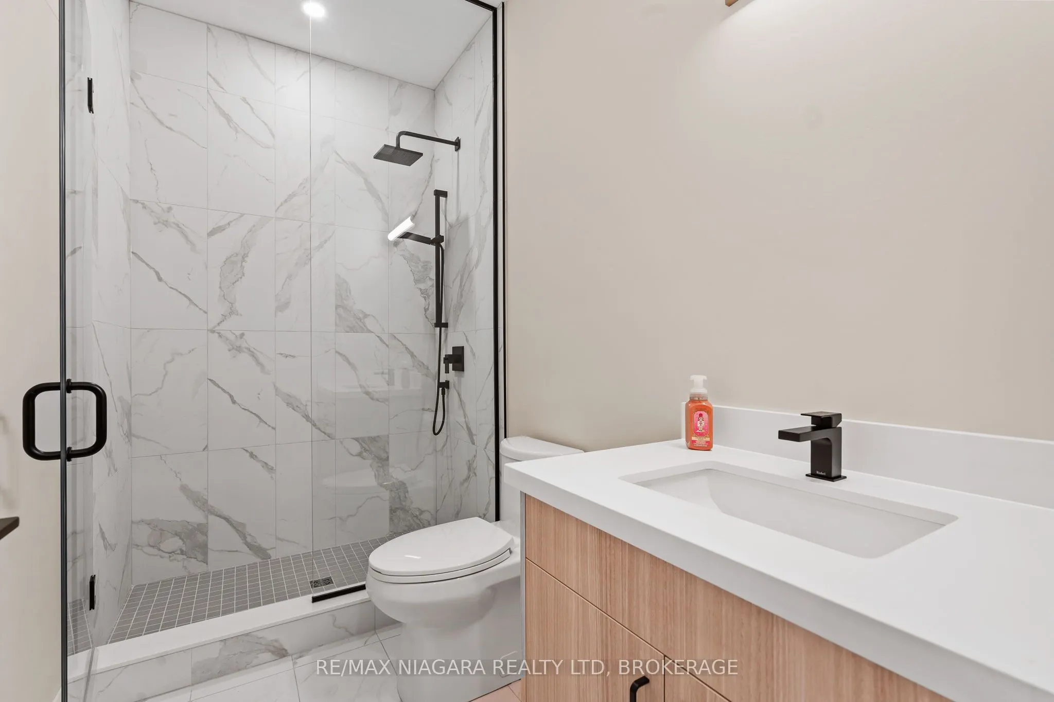 9 Primrose Street #13