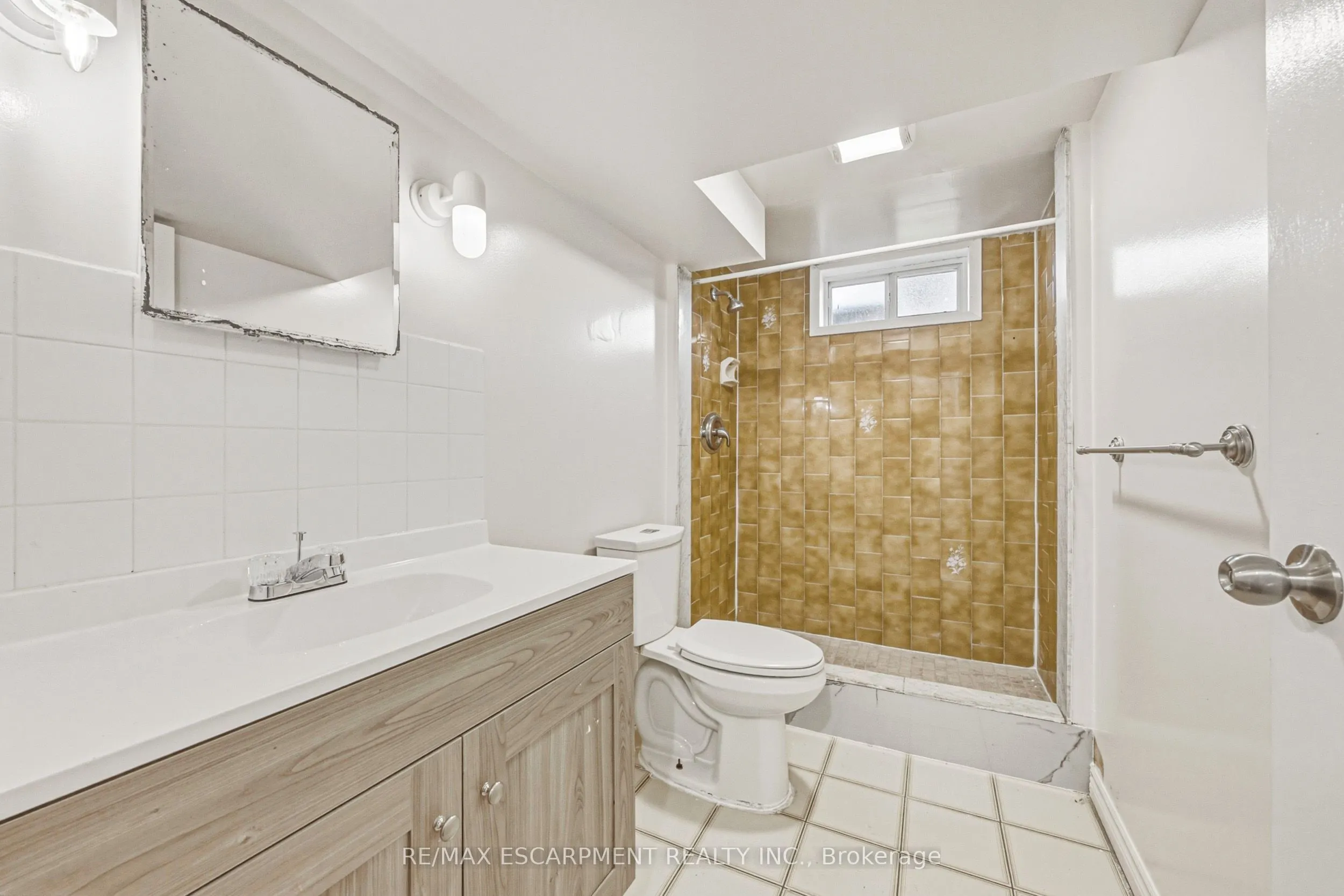 928 Upper Gage Avenue