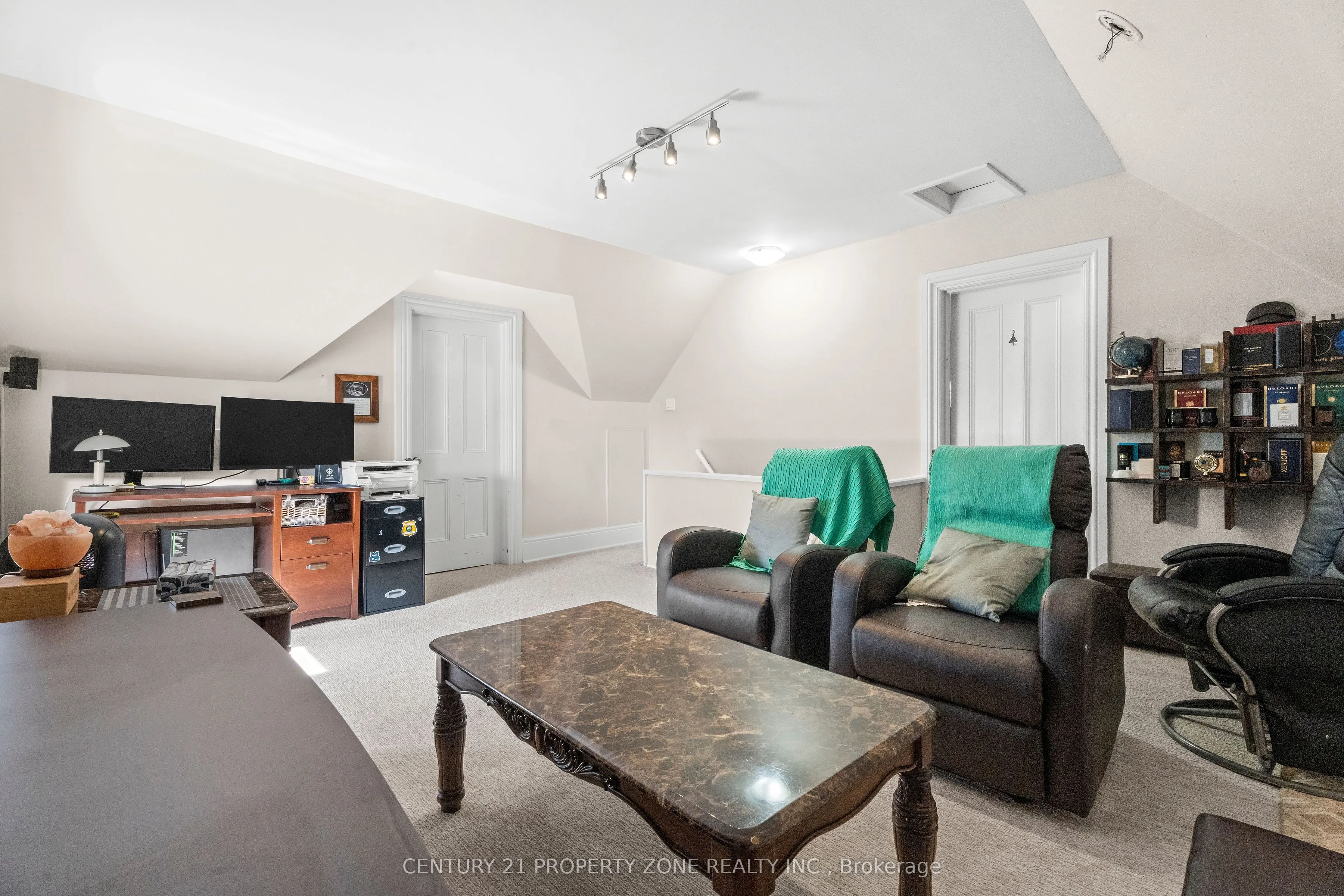 436 Second Street E
