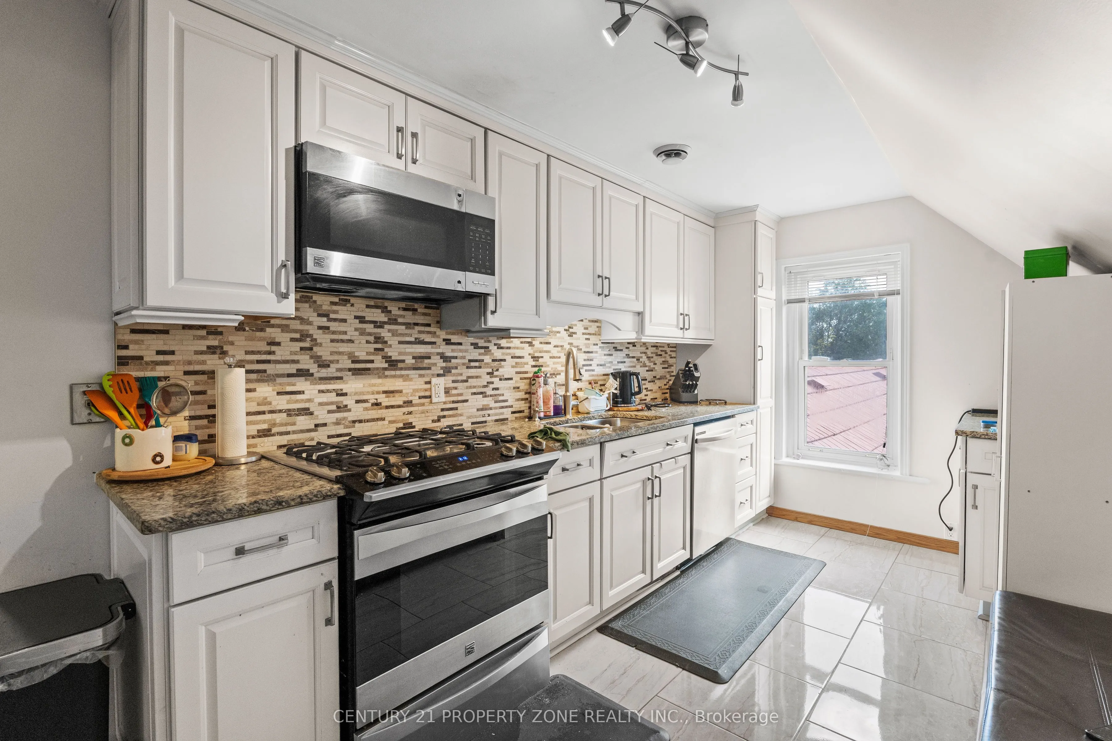 436 Second Street E