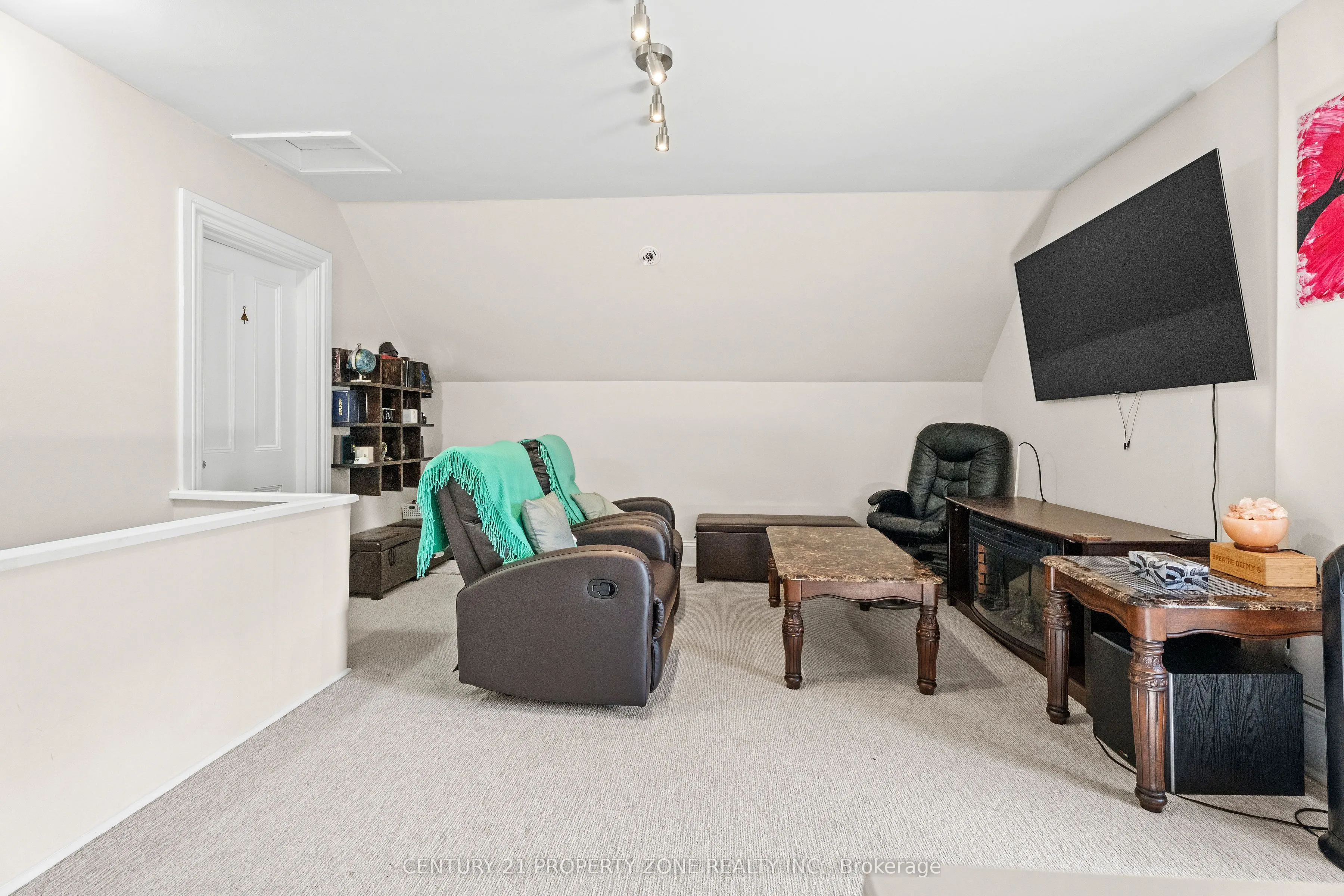 436 Second Street E