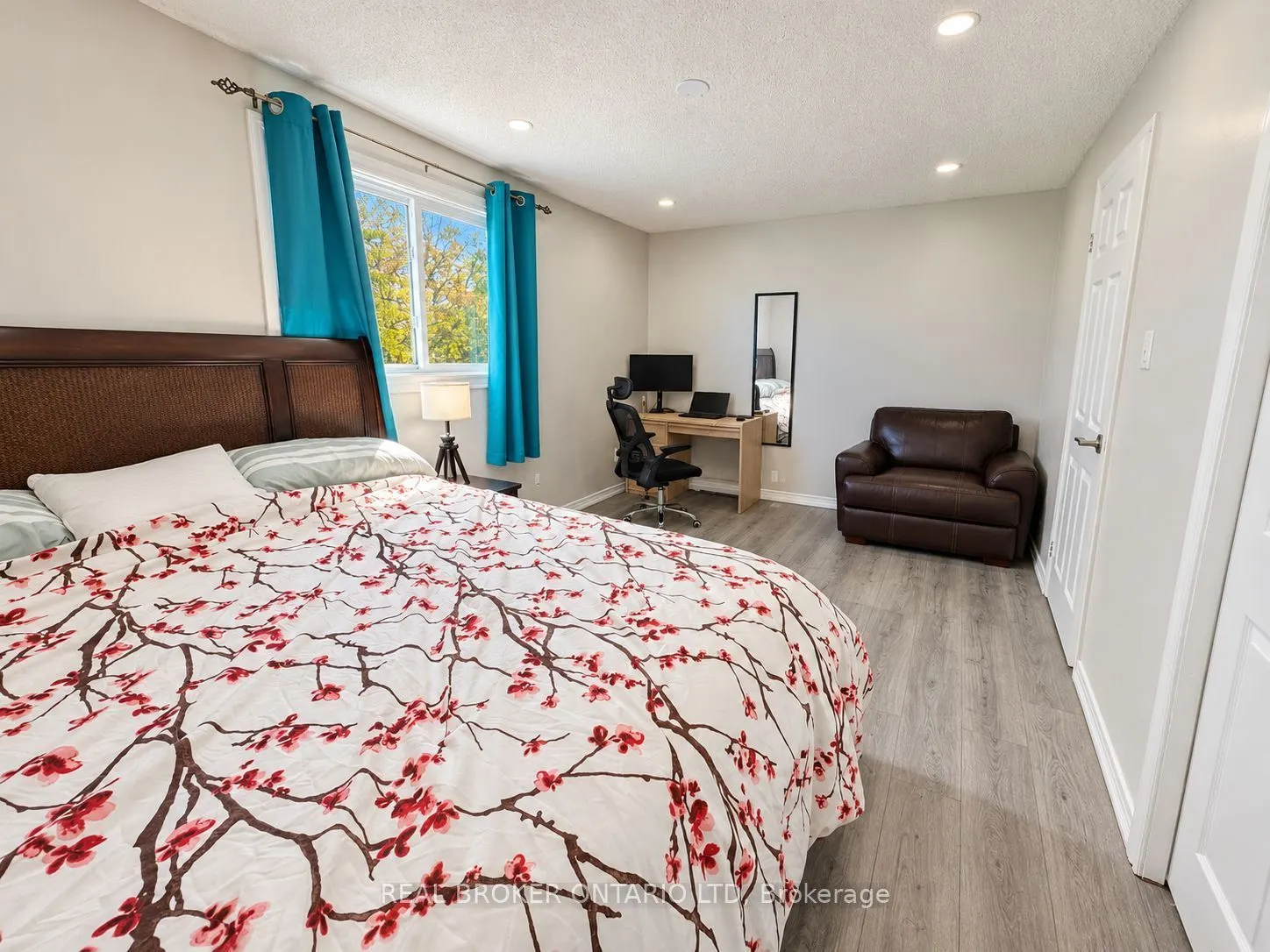 857 SOUTHDALE Road E #43