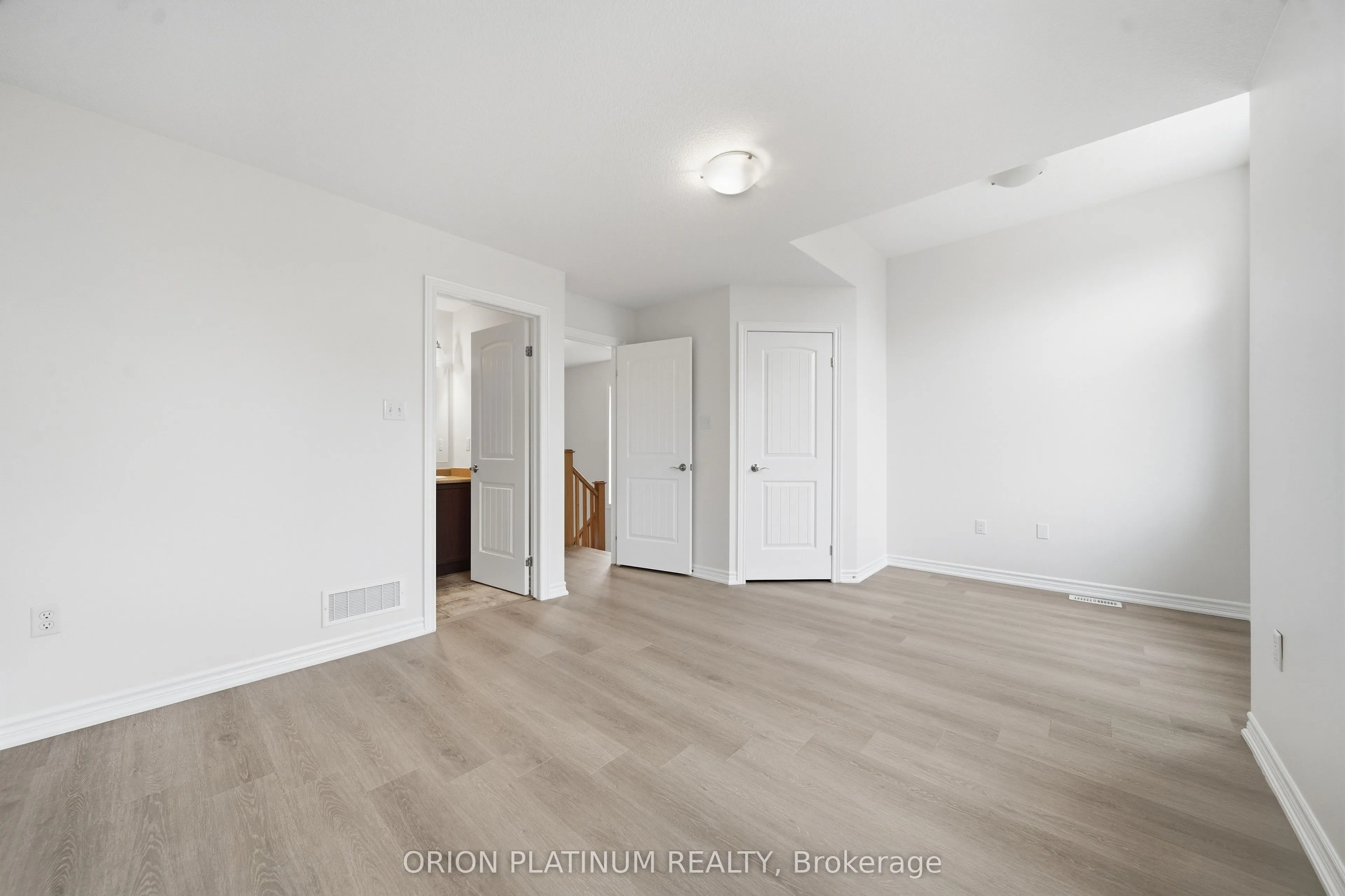 15 Kingsbury Square #29