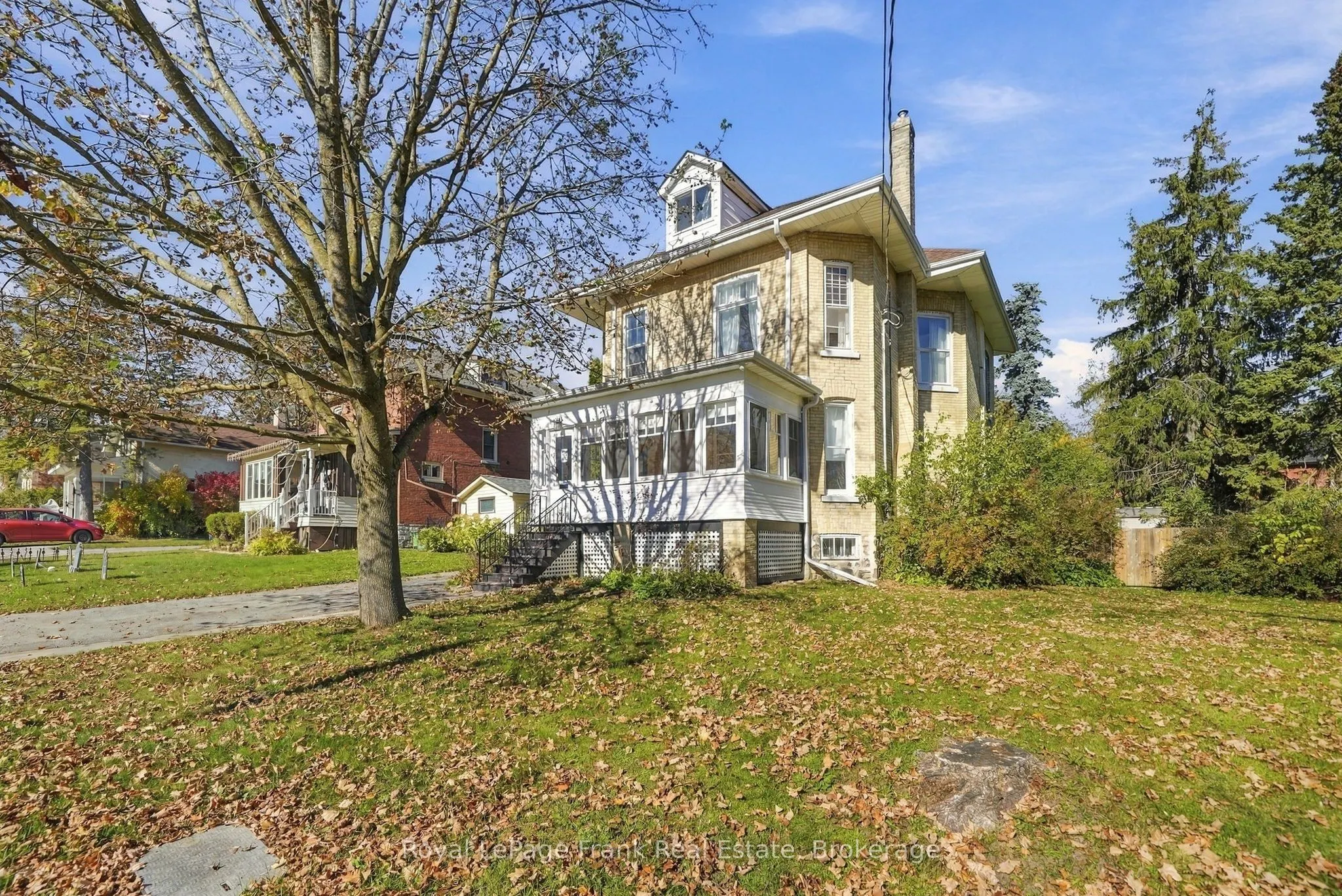 16 Francis Street