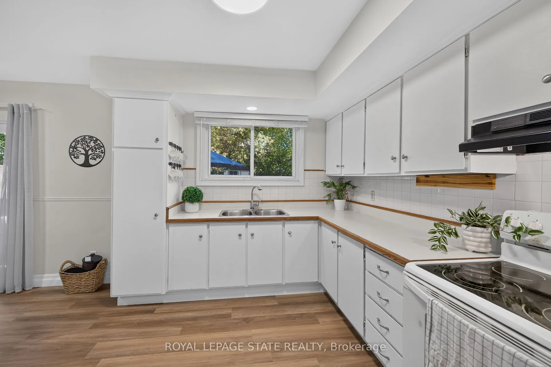 995 Upper Wellington Street